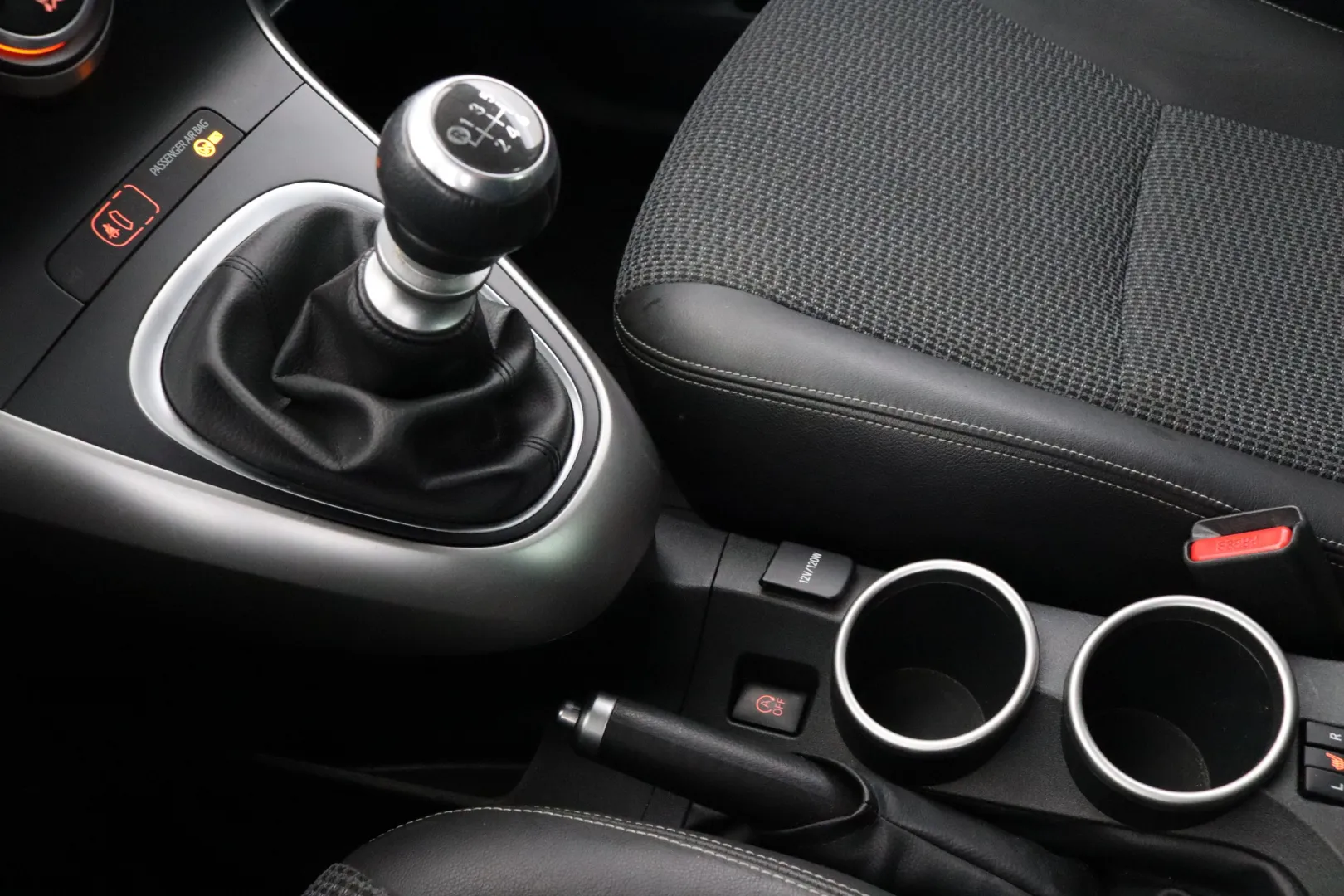 TOYOTA Verso ZKP-933 carousel image