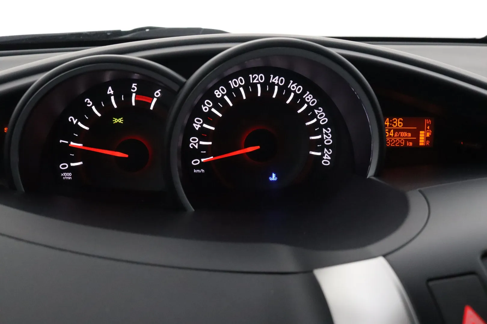 TOYOTA Verso ZKP-933 carousel image