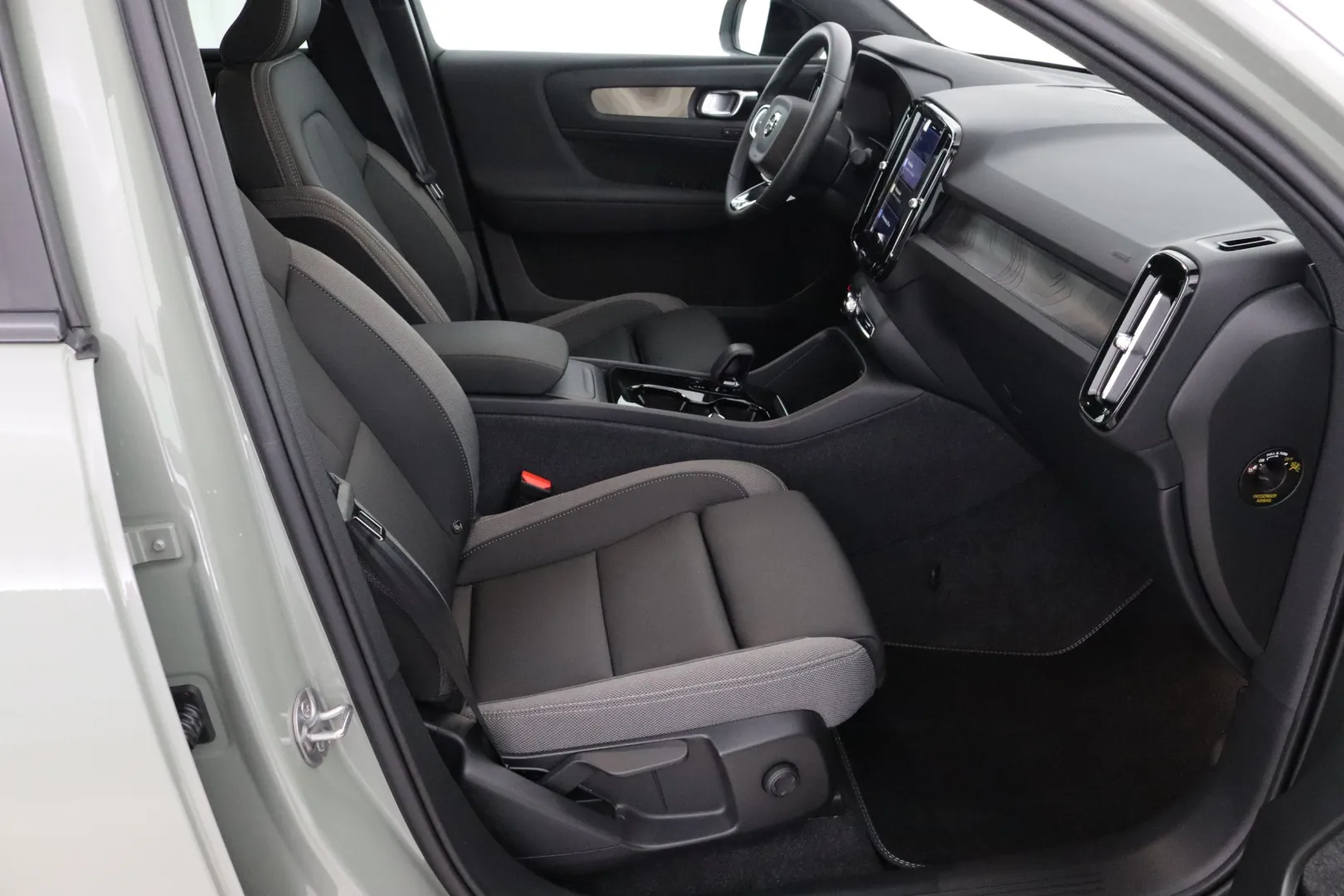 VOLVO C40 LSO-507 carousel image