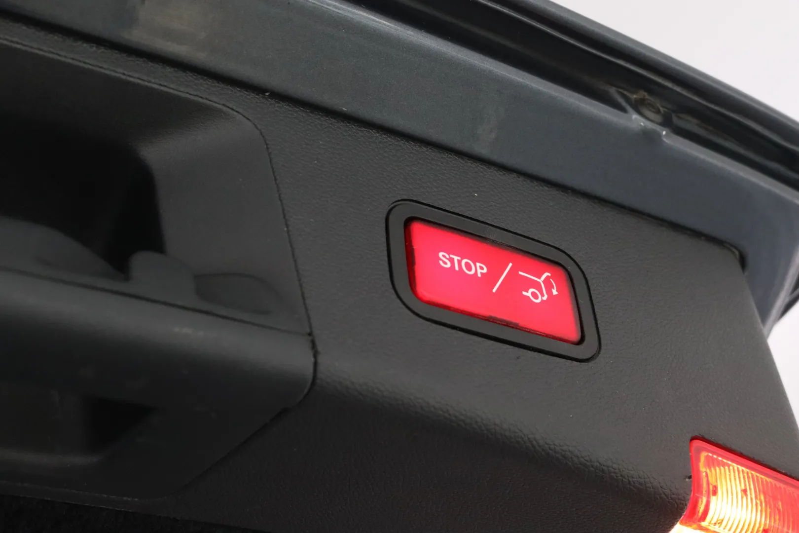 MERCEDES-BENZ E EPJ-324 carousel image