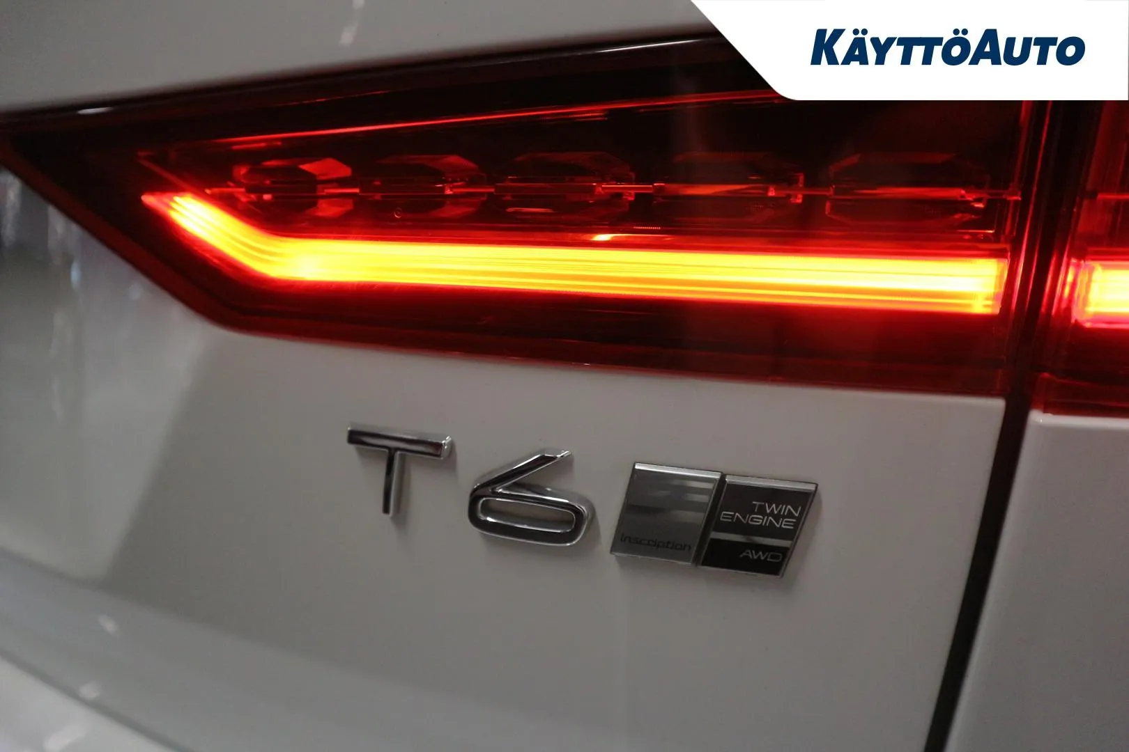 VOLVO V60 YXO-187 carousel image