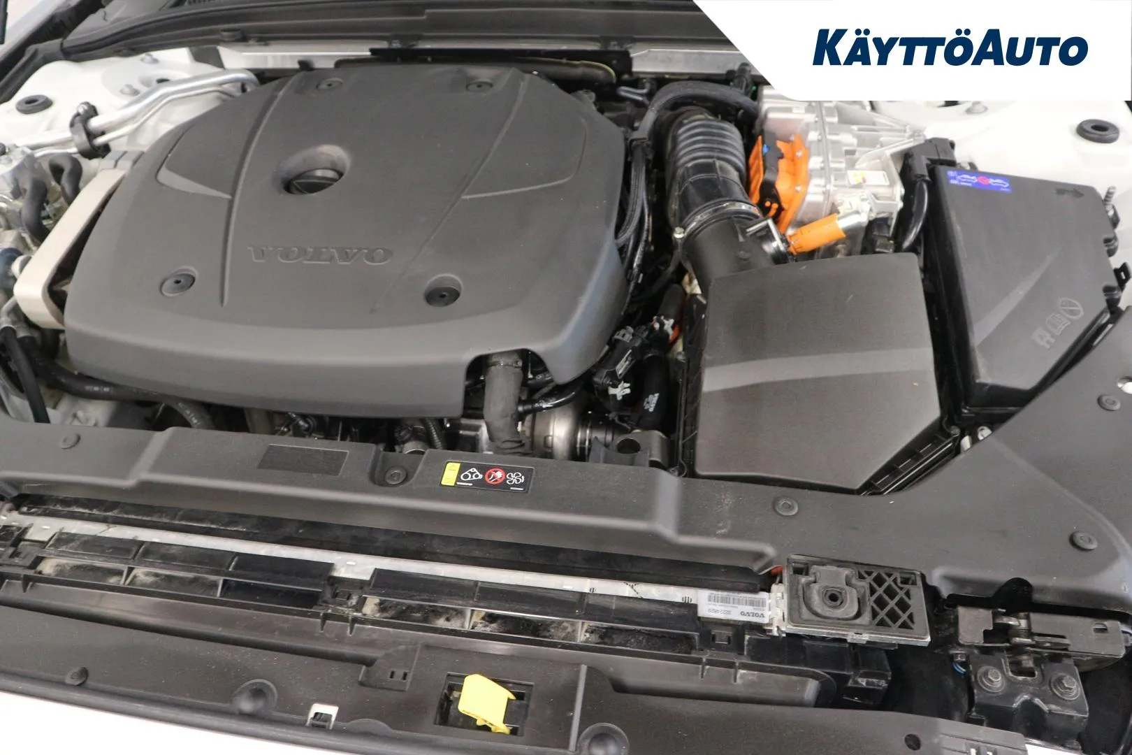 VOLVO V60 YXO-187 carousel image