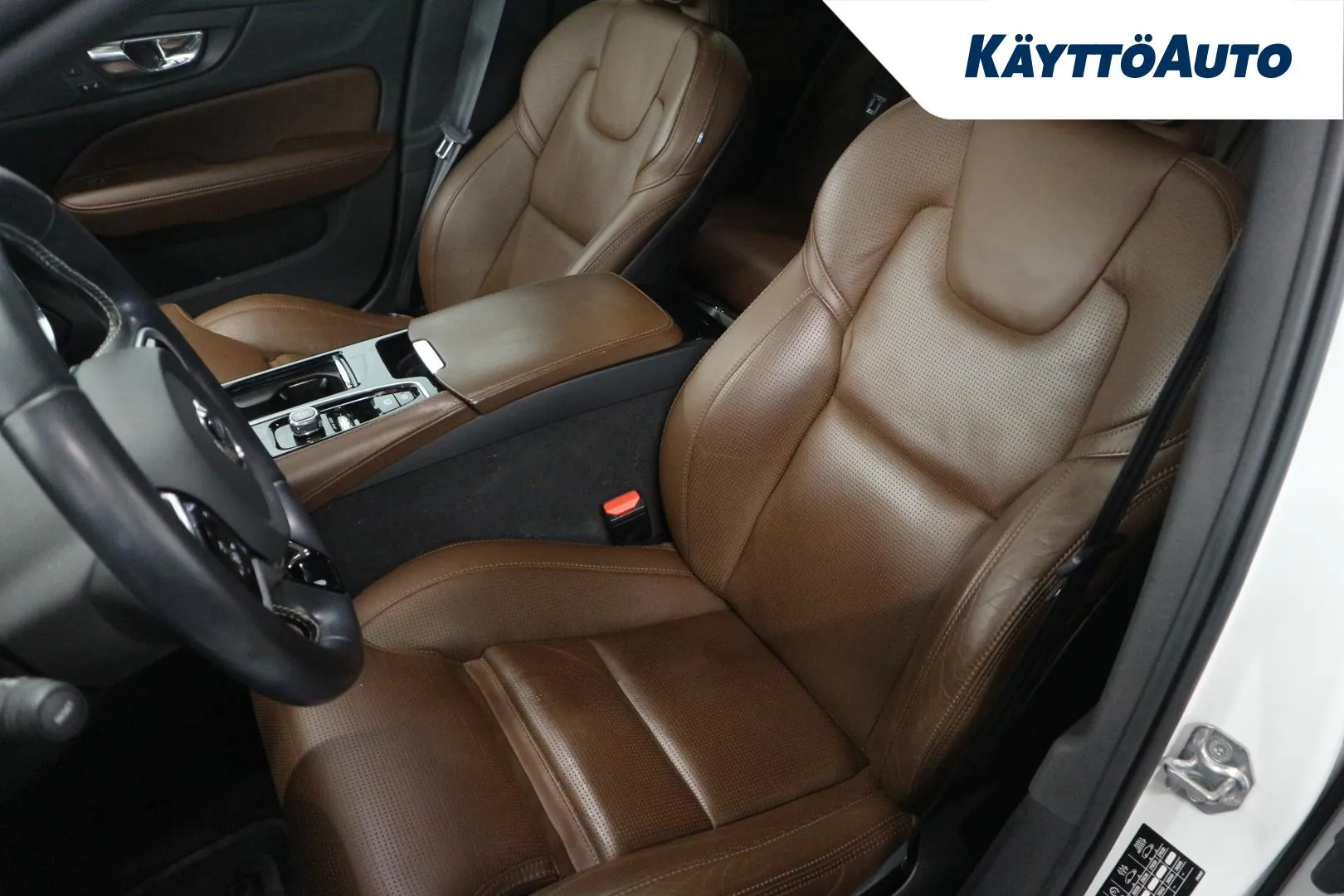 VOLVO V60 YXO-187 carousel image