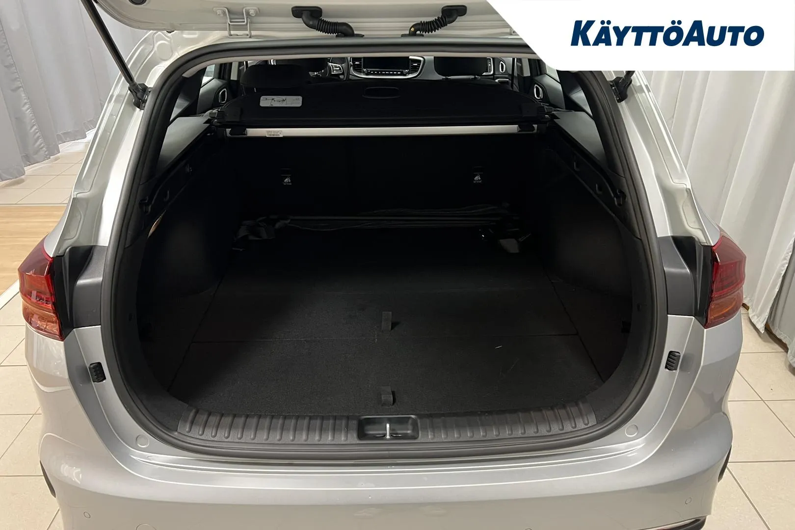 KIA Ceed JNP-880 carousel image