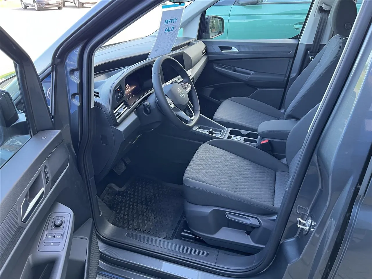 VOLKSWAGEN Caddy JNS-911 carousel image