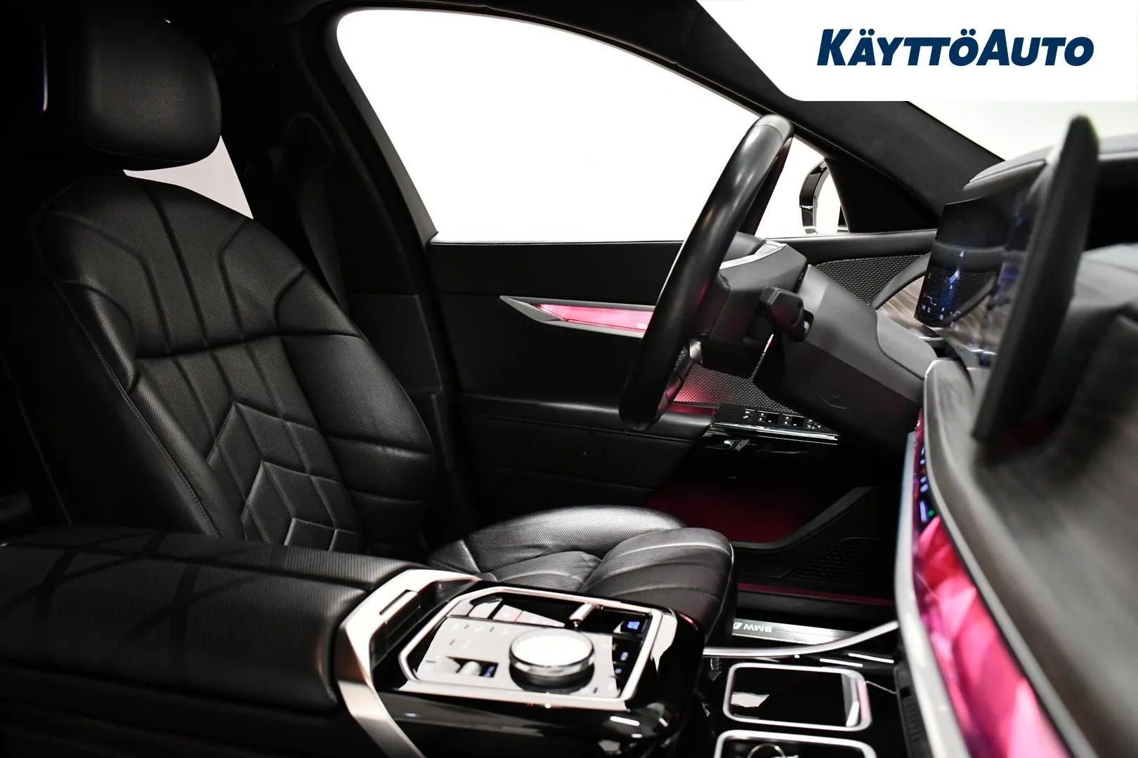 BMW i7 CSA-609 carousel image