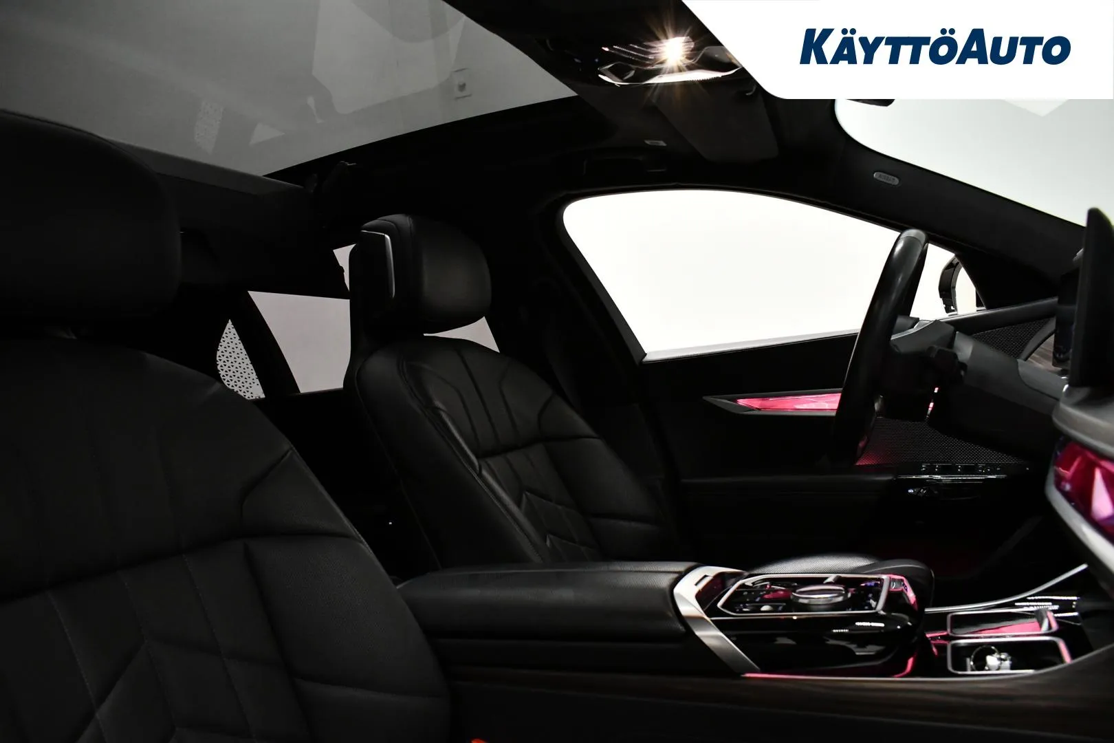 BMW i7 CSA-609 carousel image