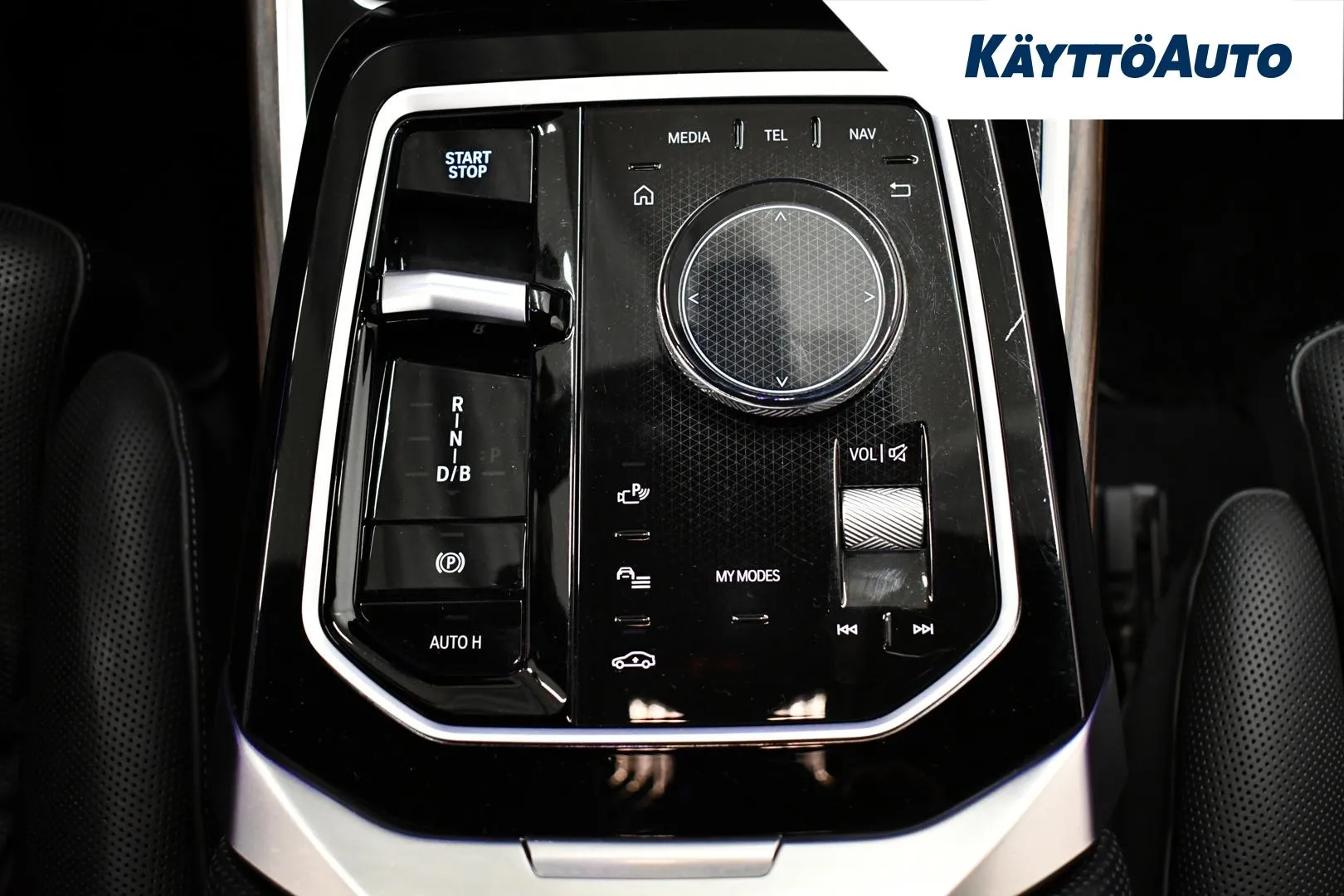 BMW i7 CSA-609 carousel image