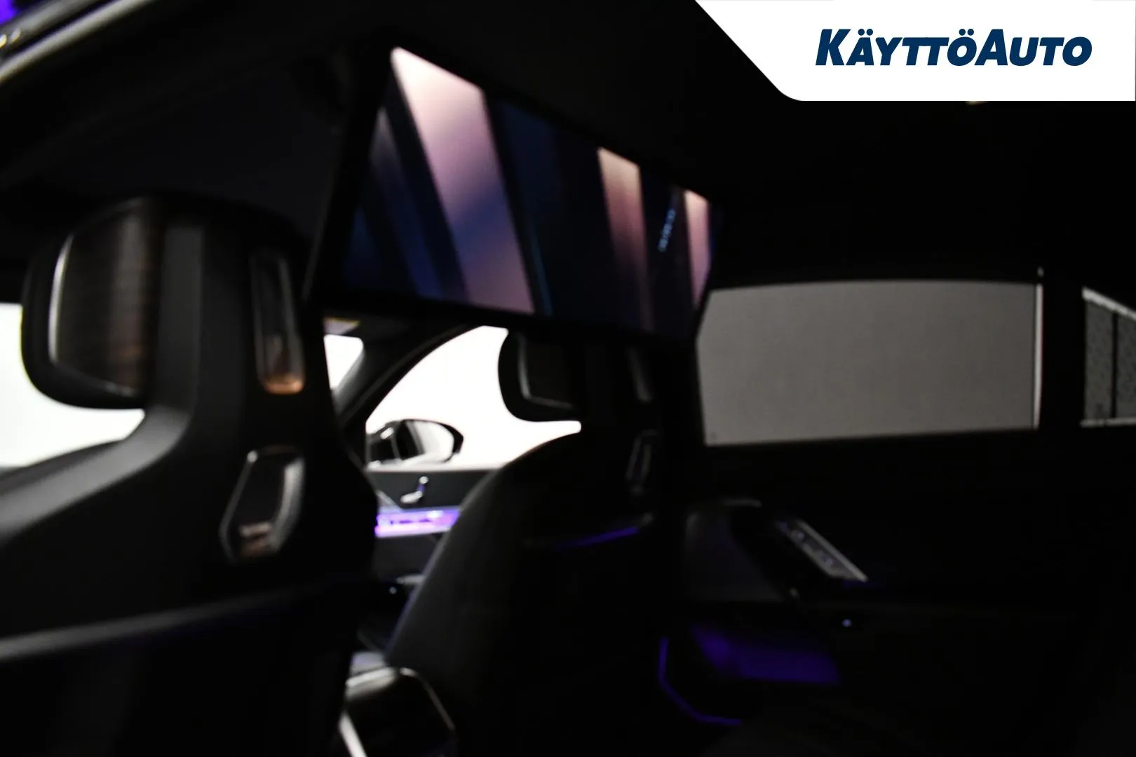 BMW i7 CSA-609 carousel image