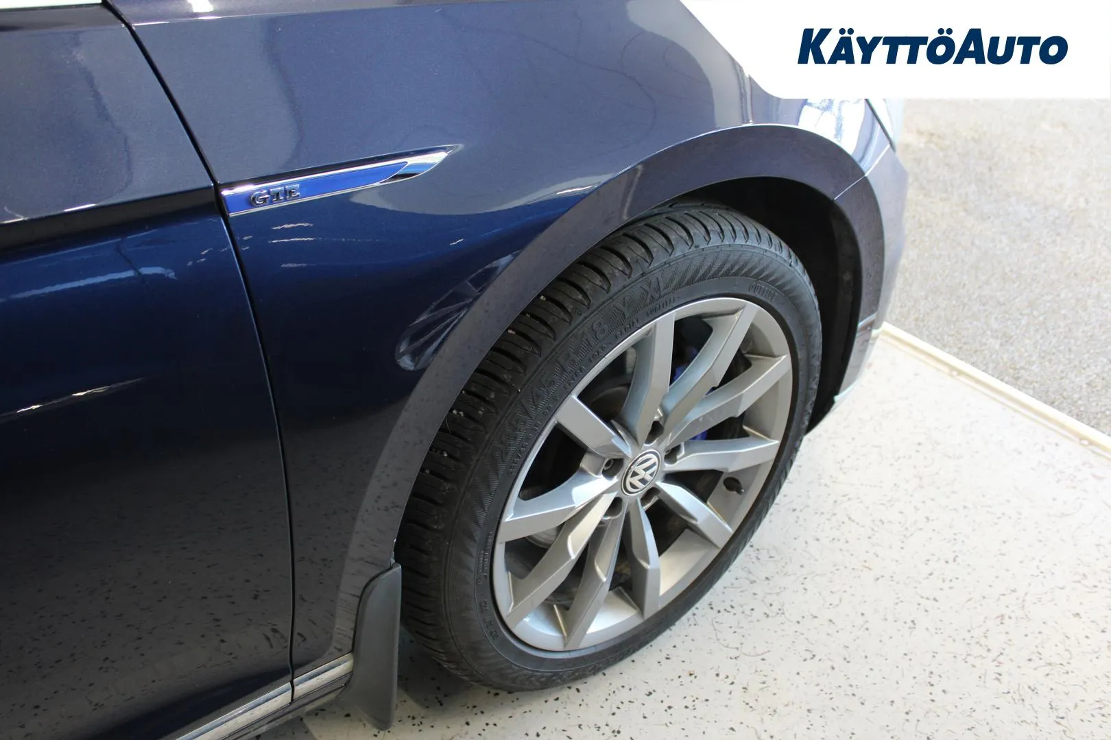 VOLKSWAGEN Passat JPL-699 carousel image