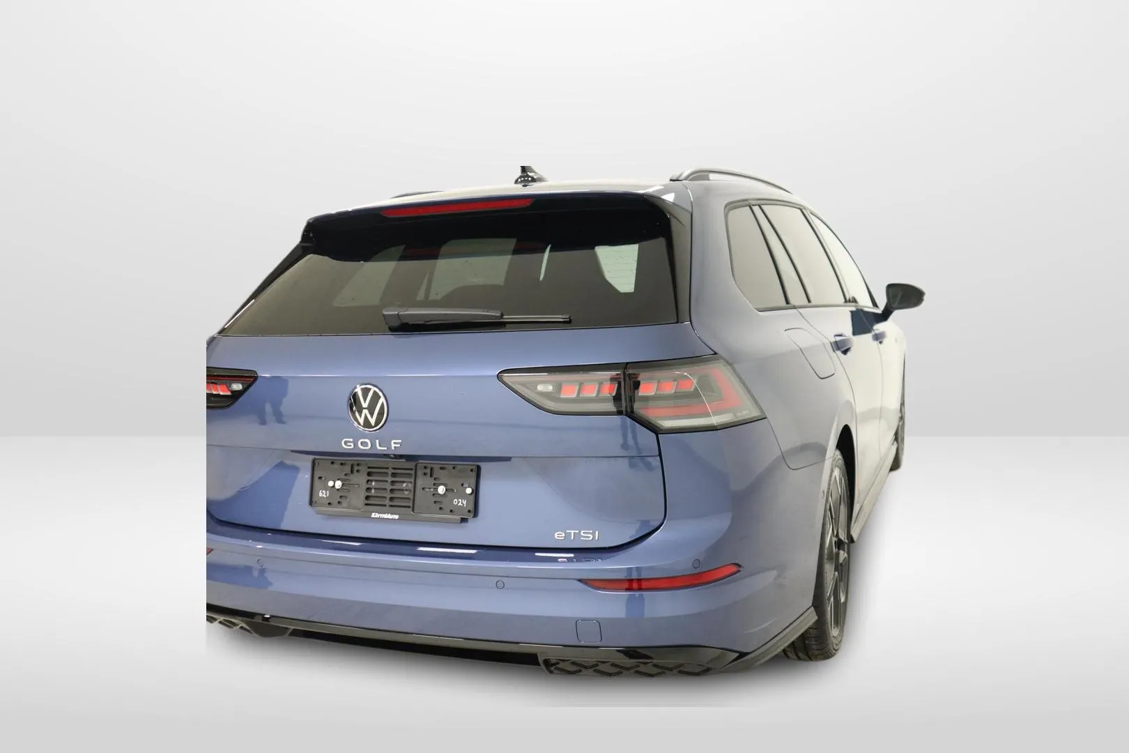 Volkswagen Golf JNY-835 carousel image