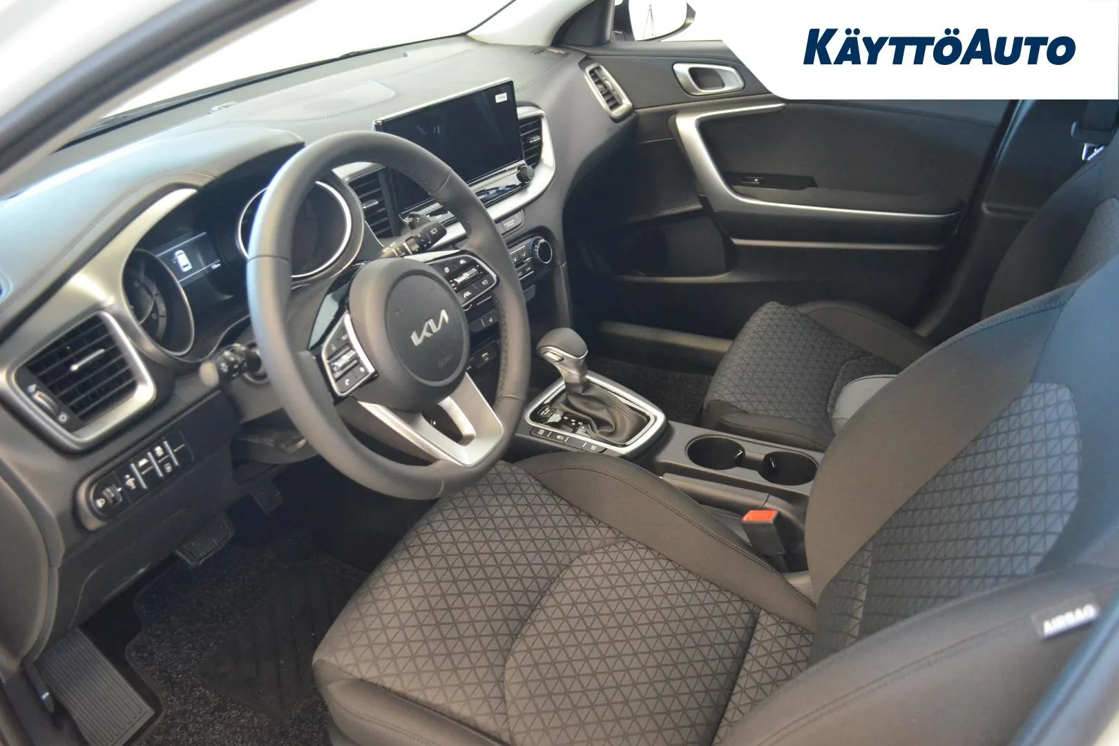 Kia Ceed ZPH-627 carousel image