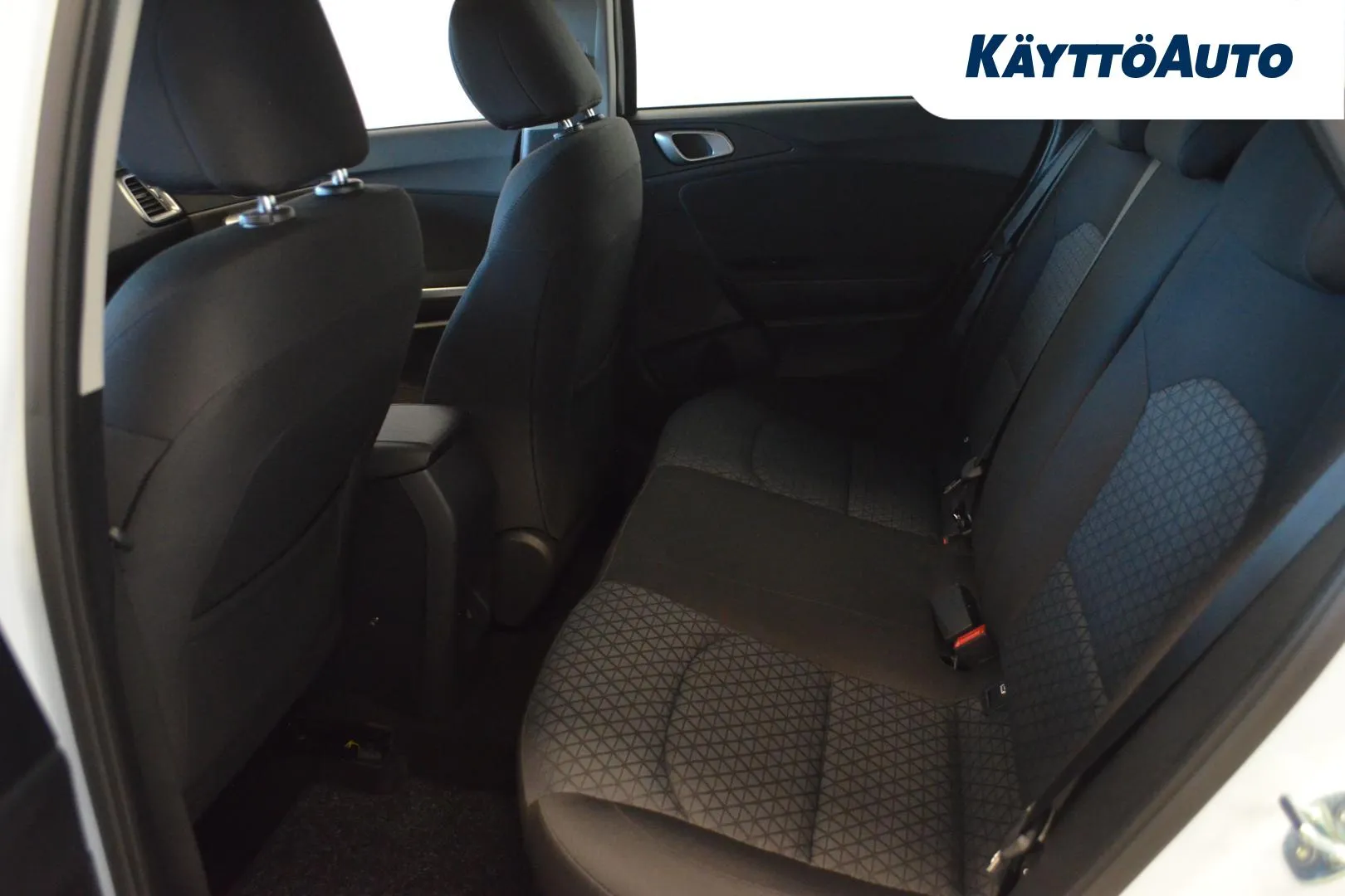 Kia Ceed ZPH-627 carousel image