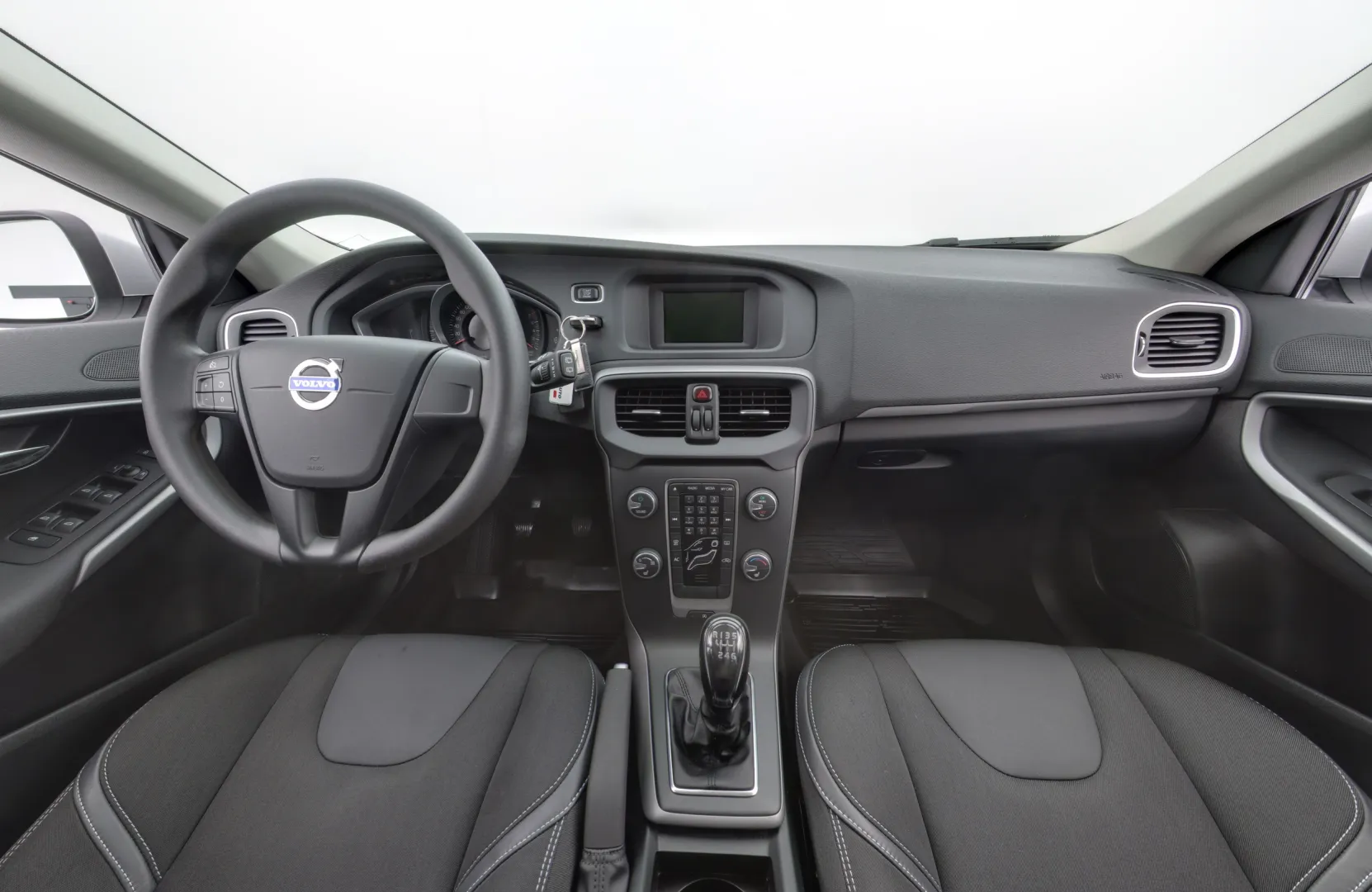 VOLVO V40 VVA-634 carousel image