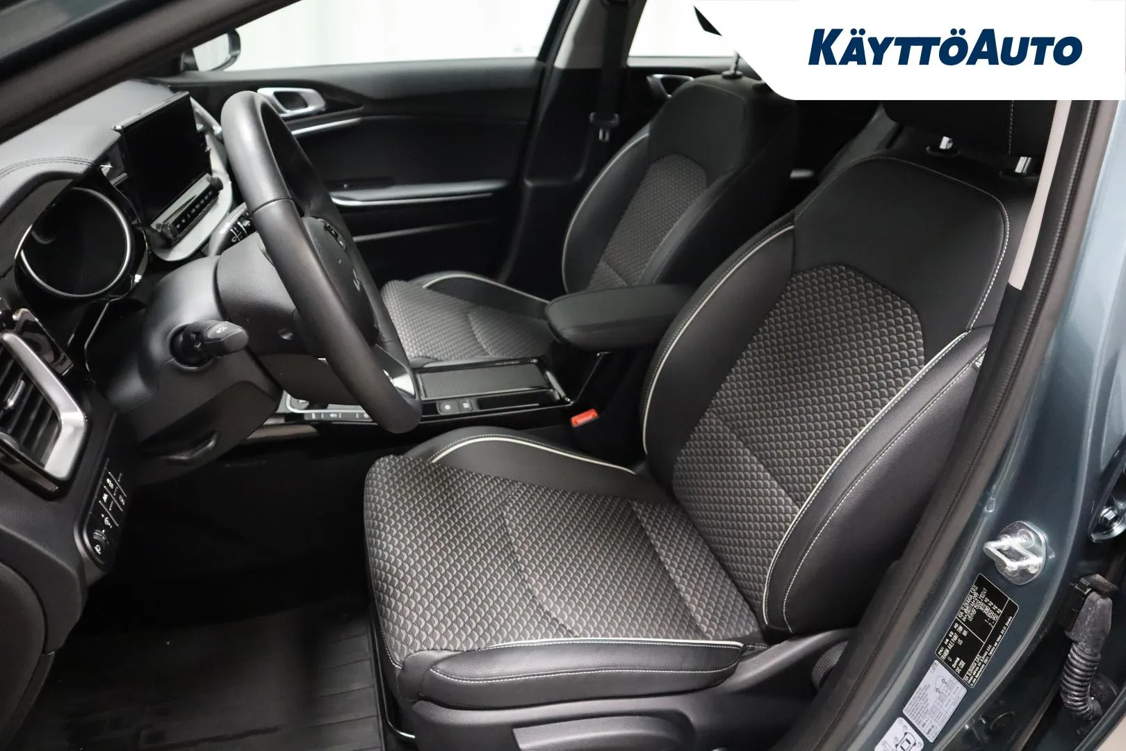 KIA XCeed GRC-527 carousel image