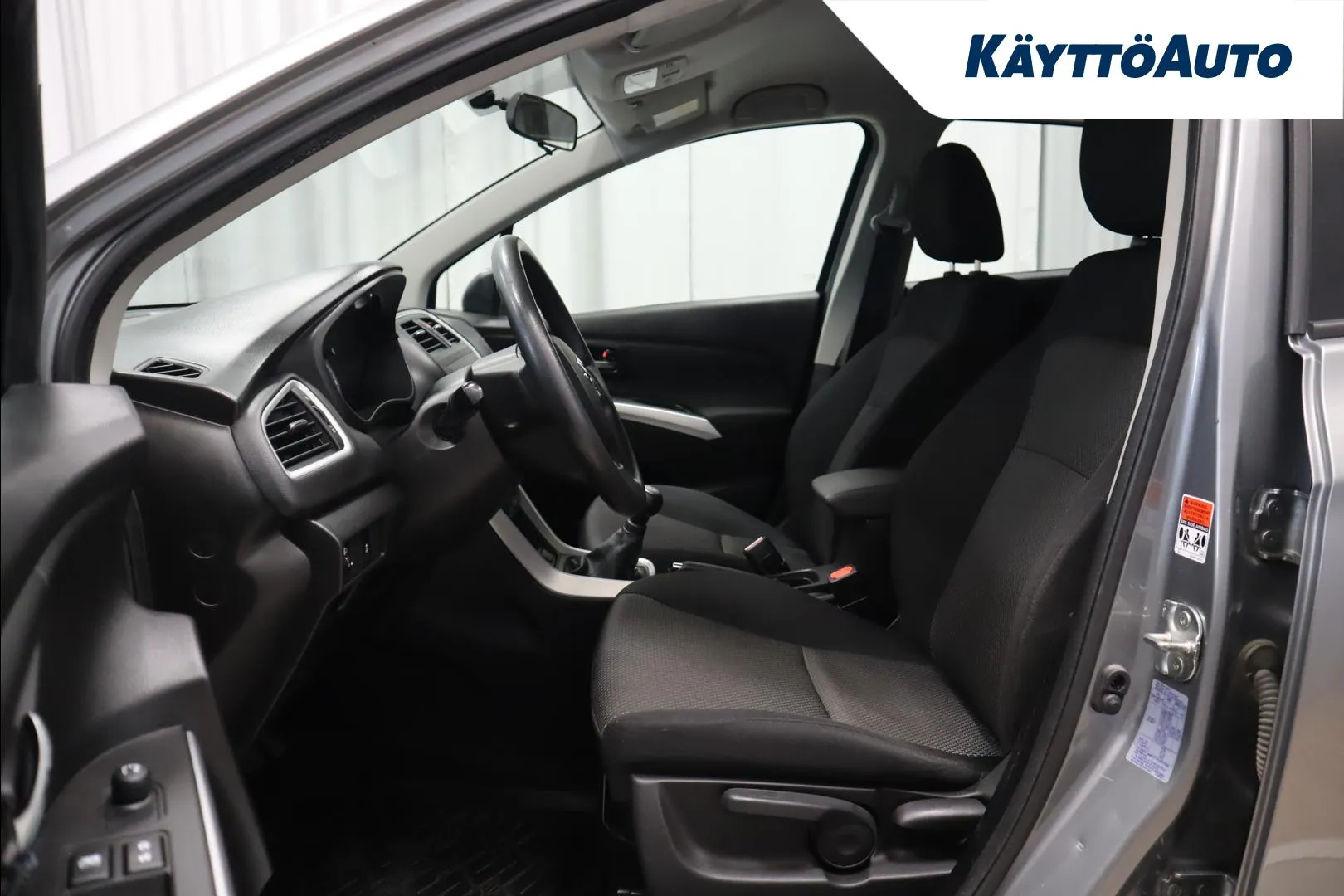 SUZUKI SX4 S-Cross BRS-913 carousel image