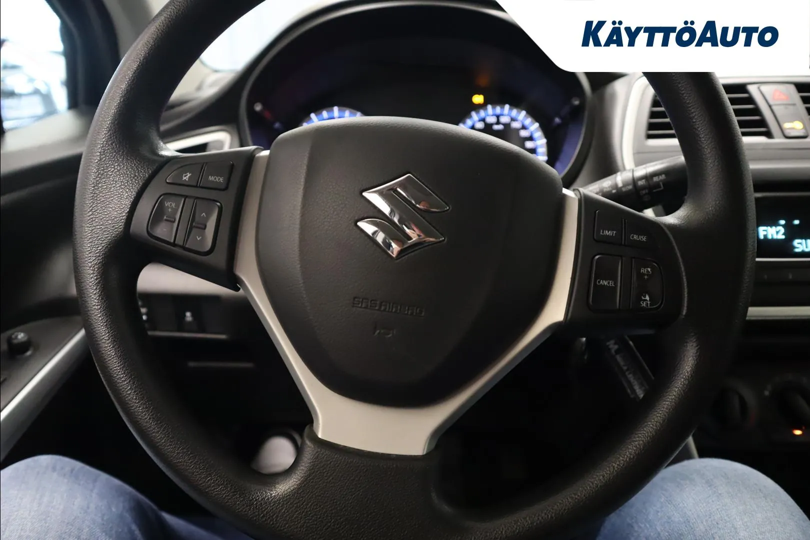SUZUKI SX4 S-Cross BRS-913 carousel image