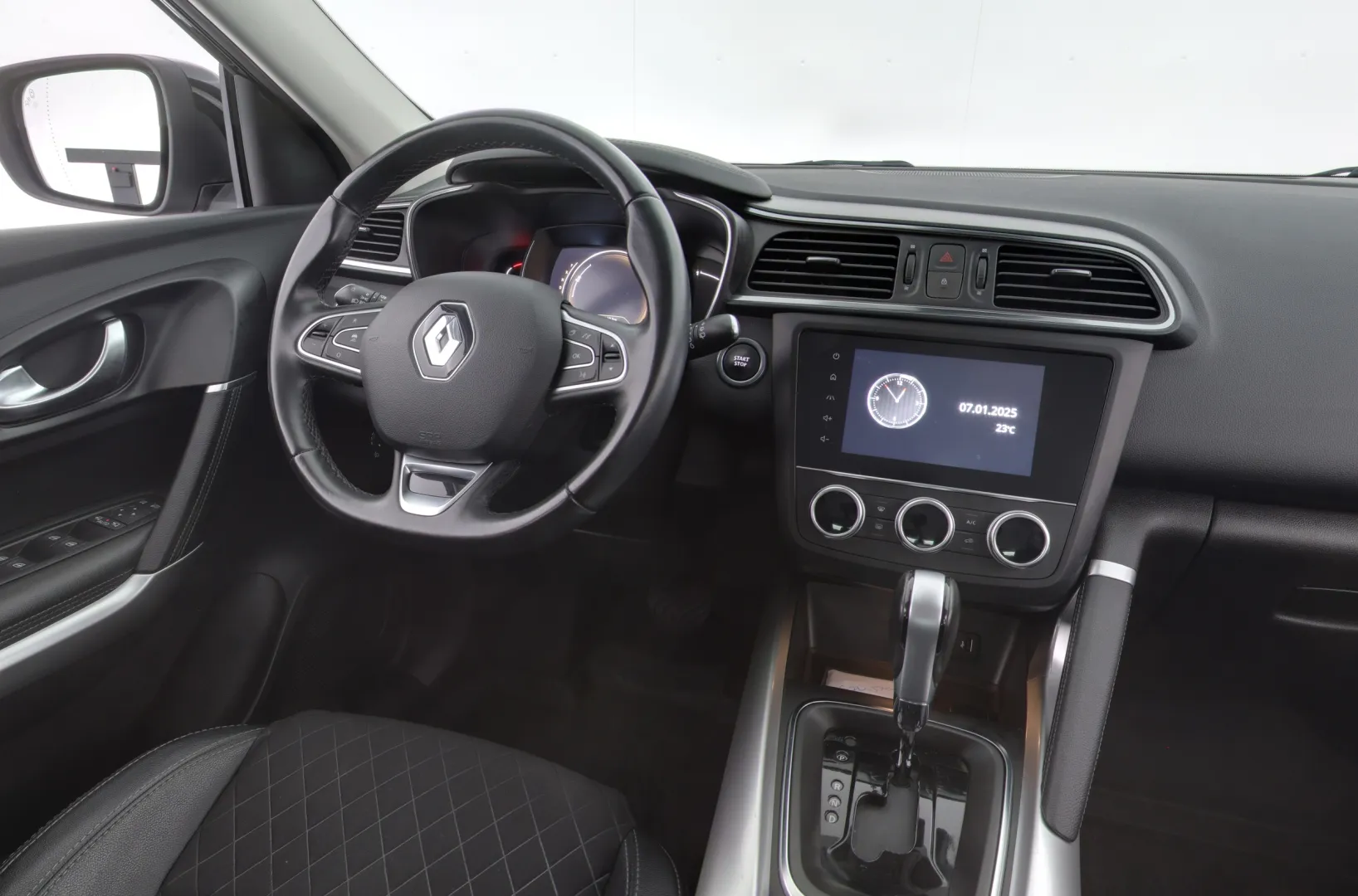 RENAULT Kadjar GZU-570 carousel image