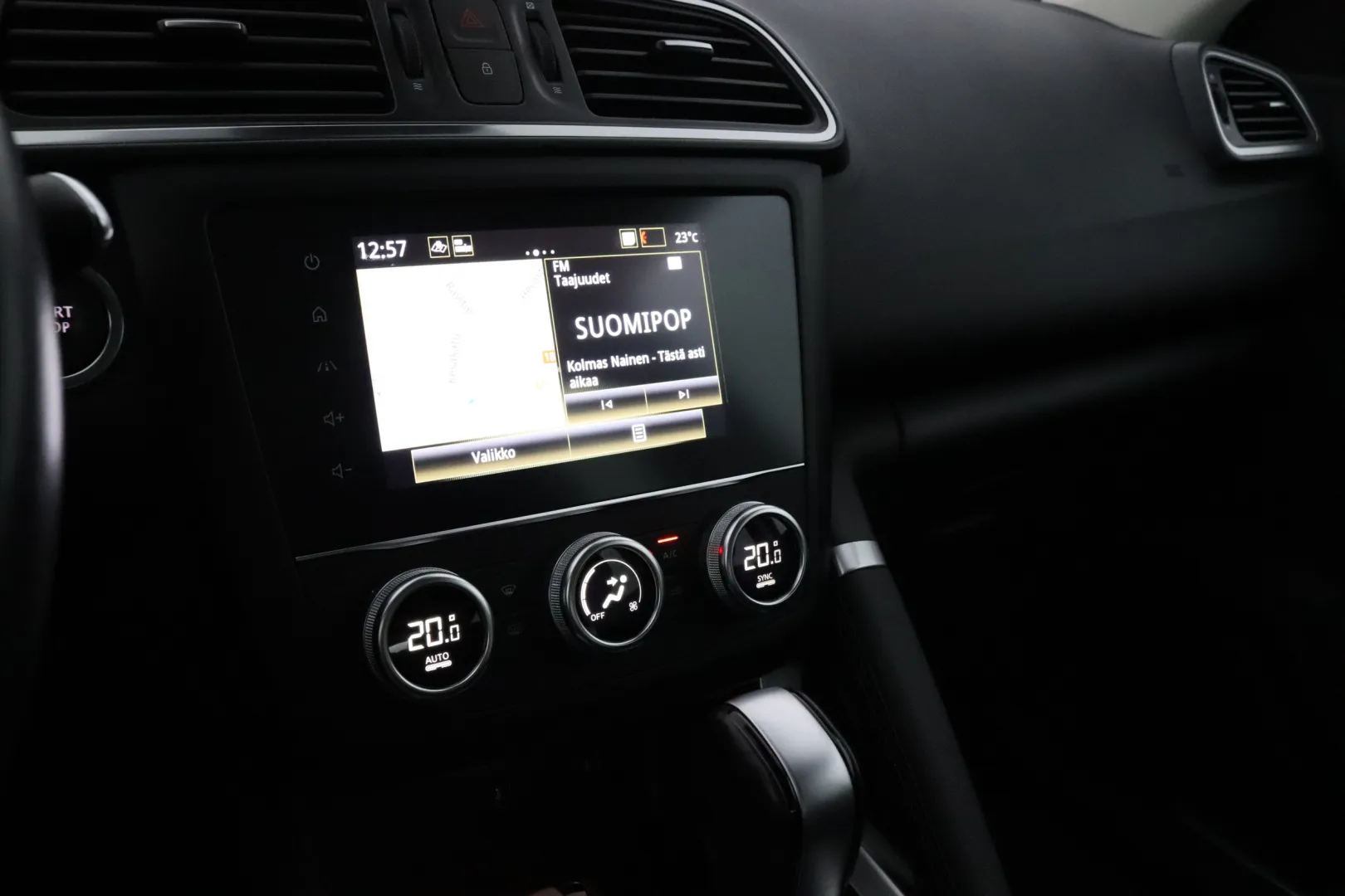 RENAULT Kadjar GZU-570 carousel image