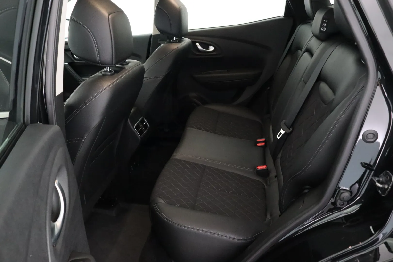 RENAULT Kadjar GZU-570 carousel image