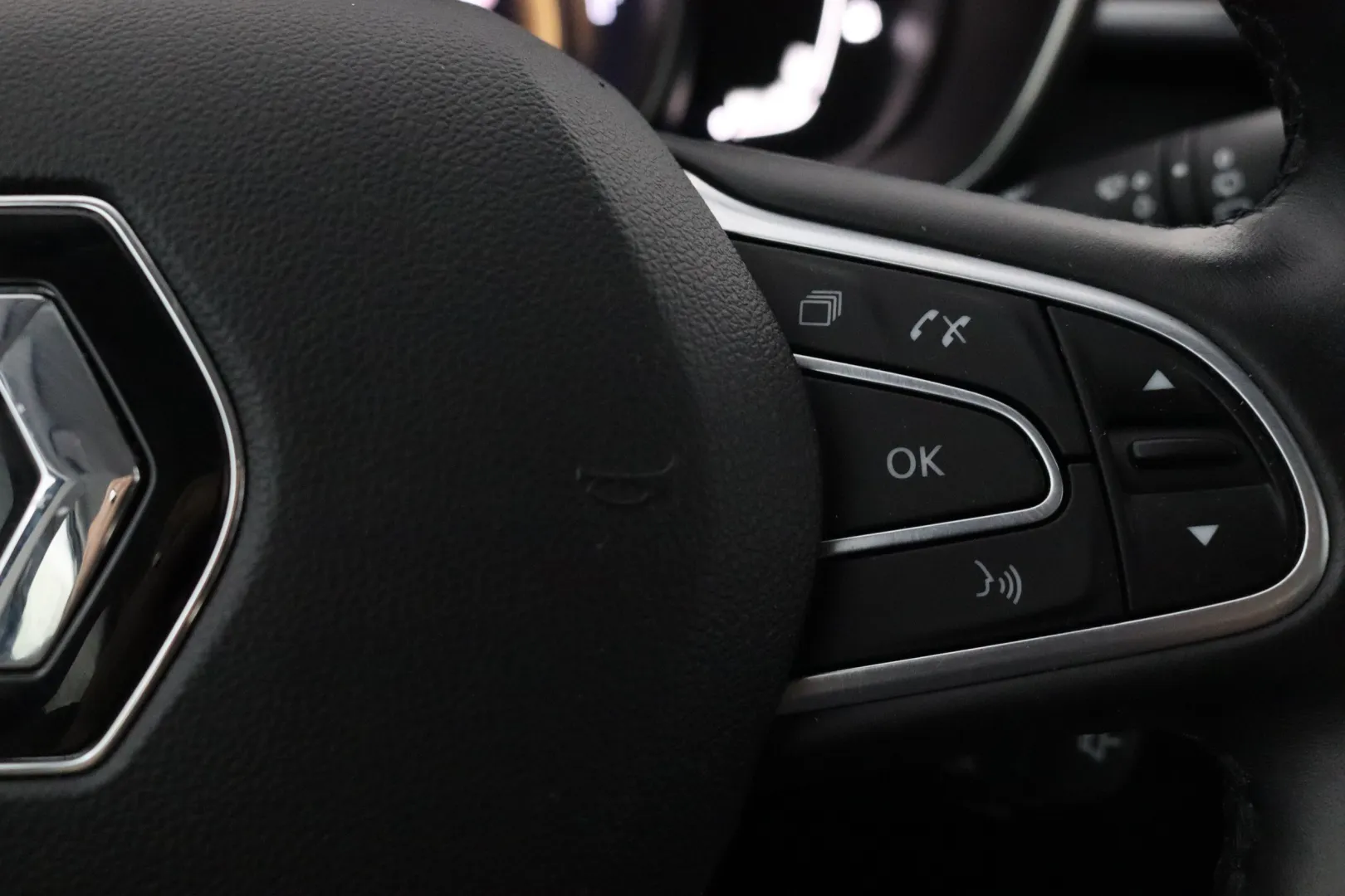 RENAULT Kadjar GZU-570 carousel image