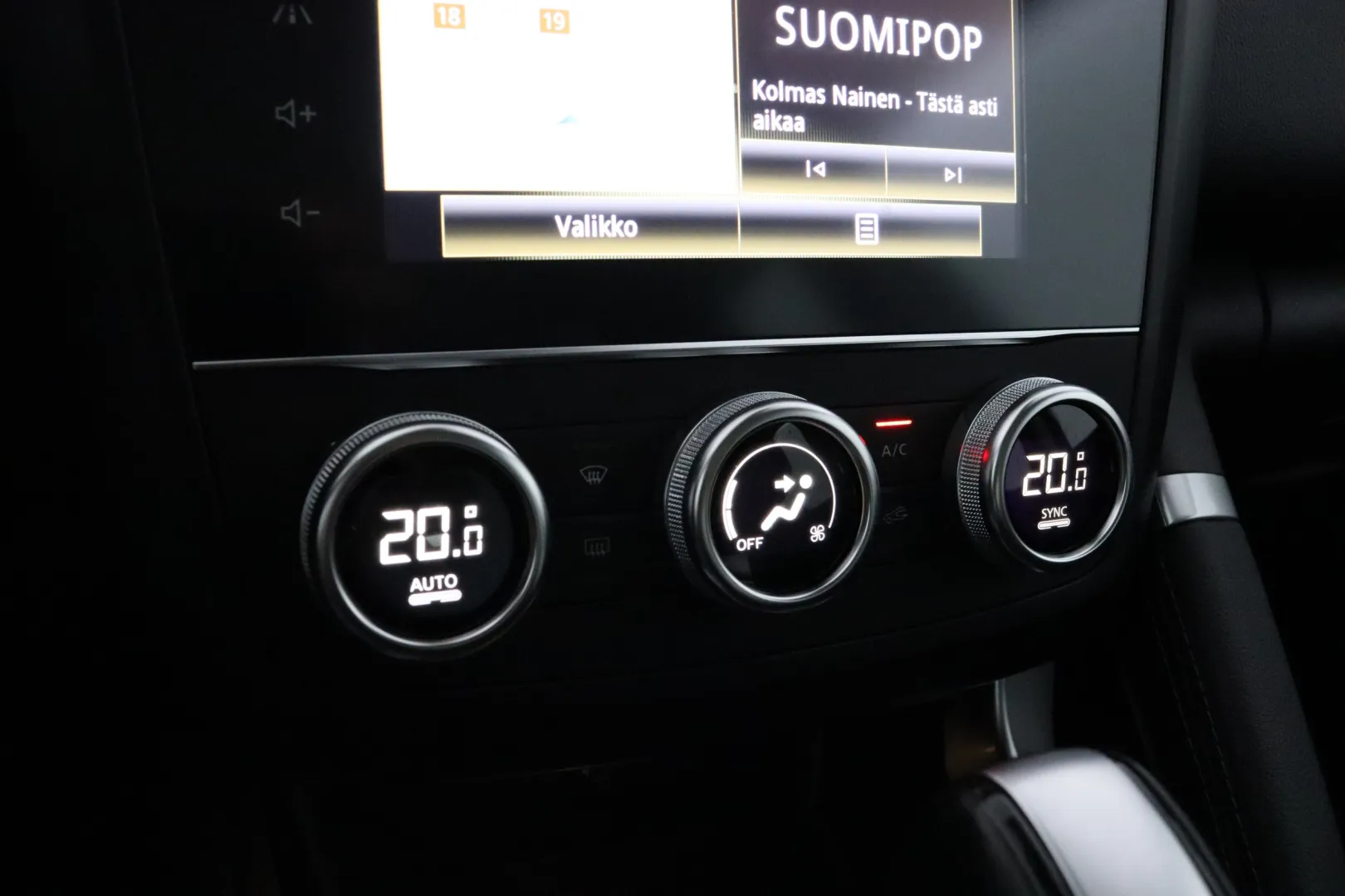 RENAULT Kadjar GZU-570 carousel image