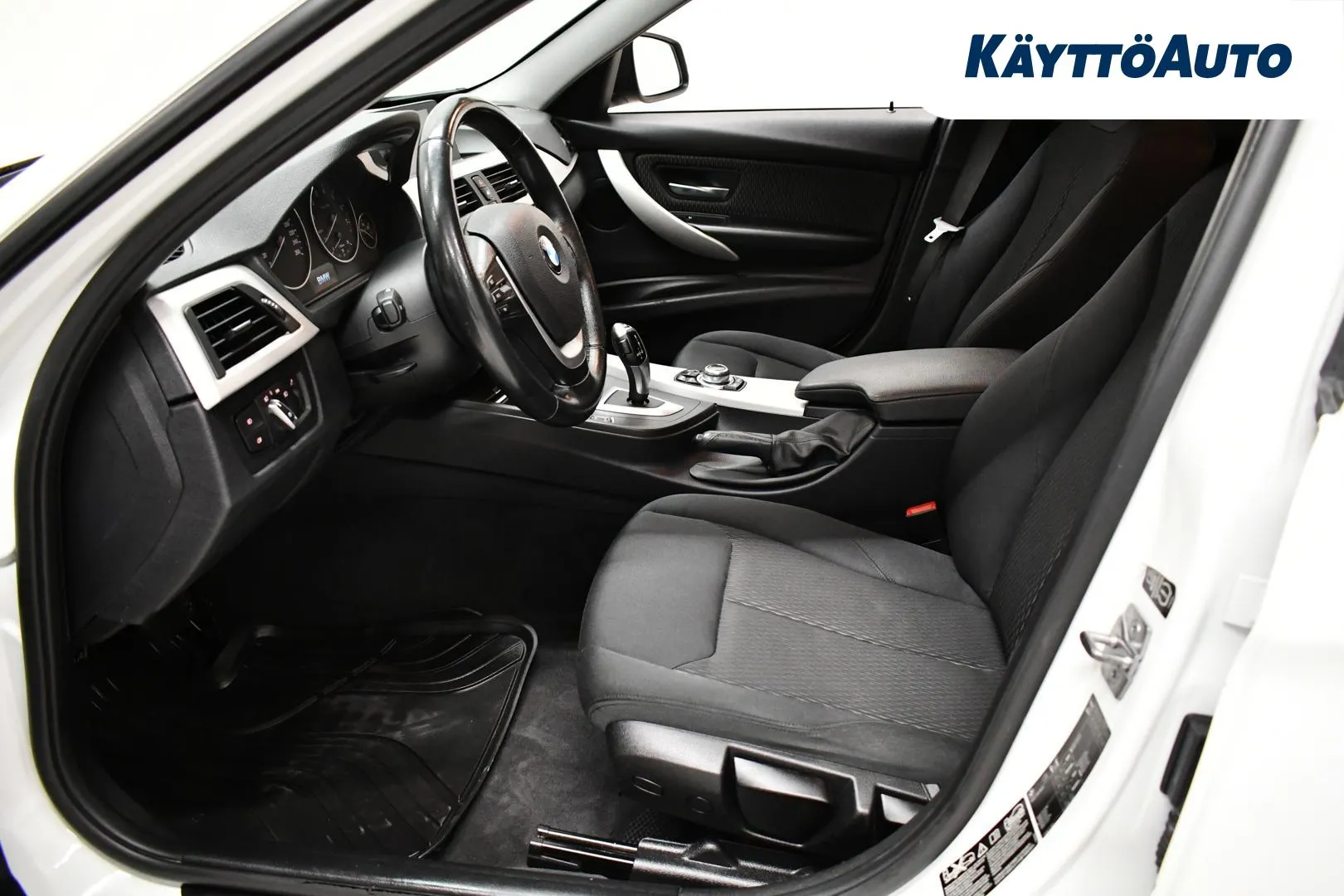 BMW 320 FLE-688 carousel image