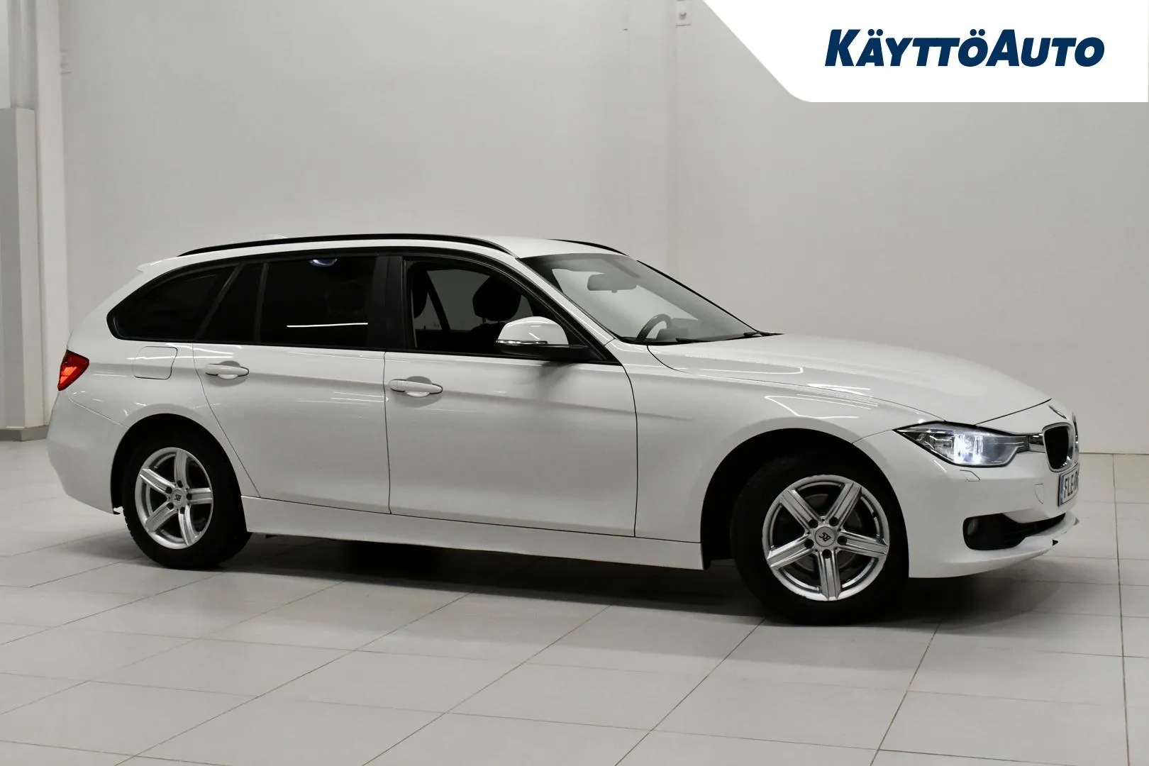 BMW 320 FLE-688 carousel image