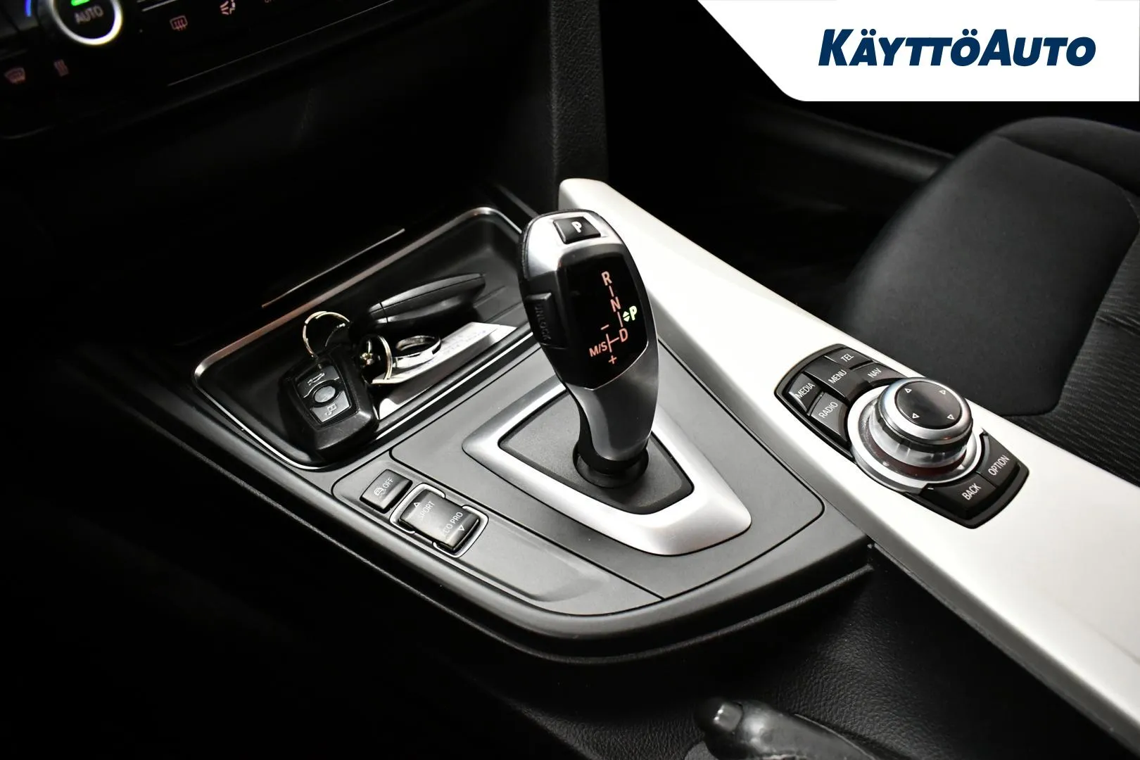 BMW 320 FLE-688 carousel image