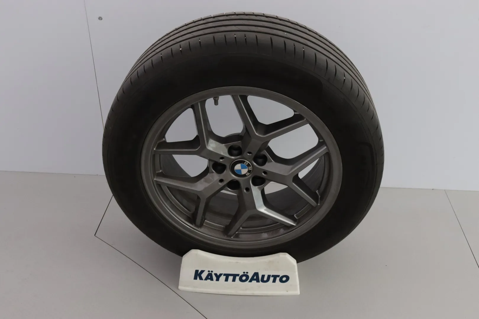 BMW 520 MPJ-519 carousel image