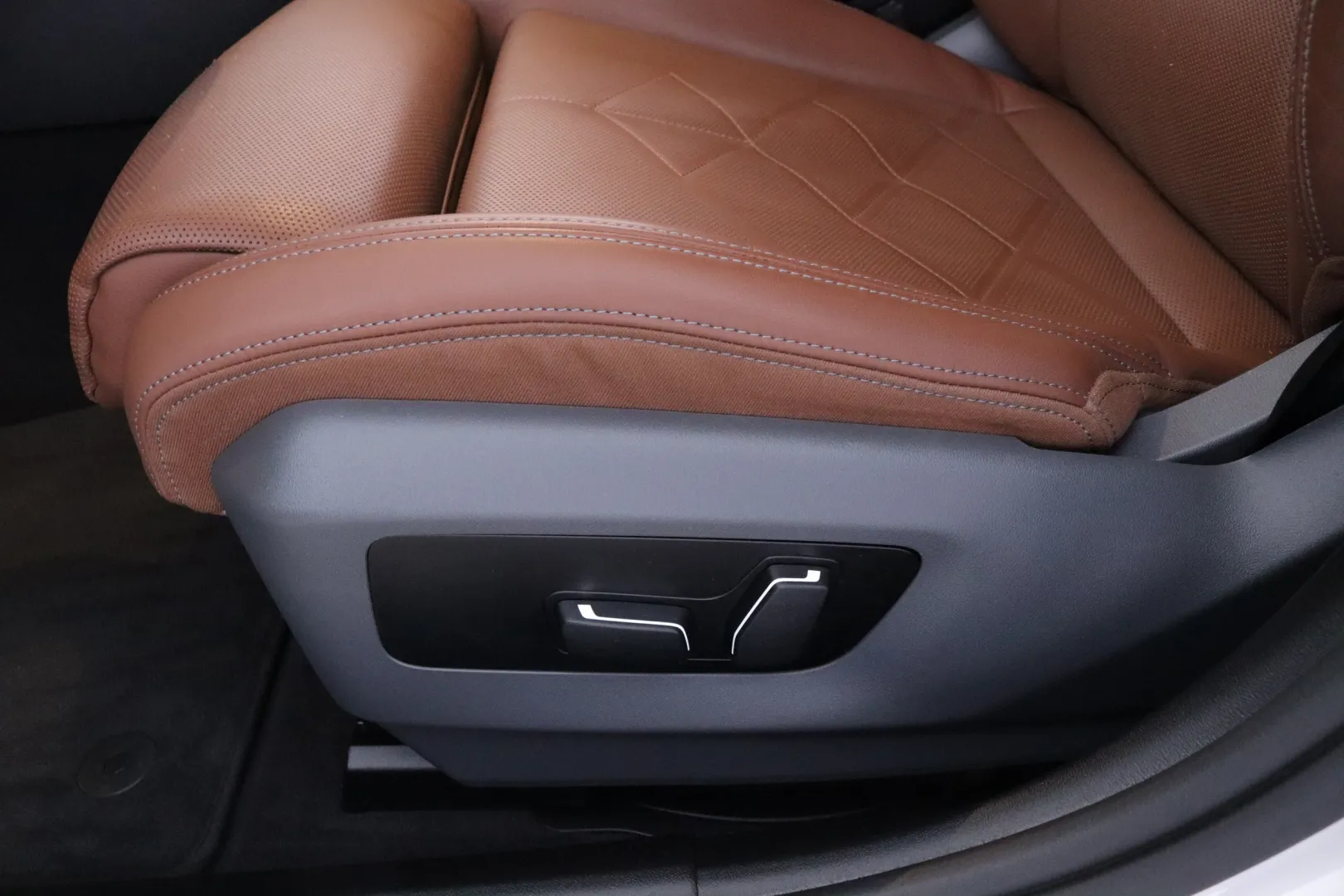 BMW 520 MPJ-519 carousel image