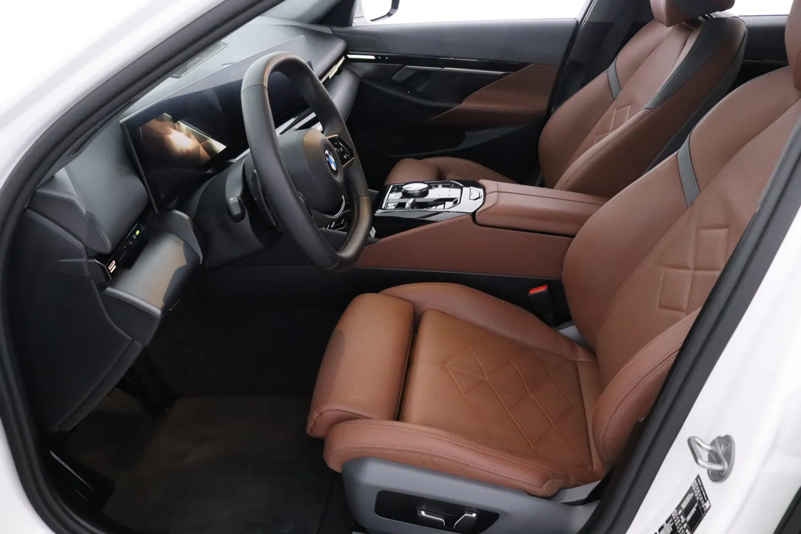 BMW 520 MPJ-519 carousel image