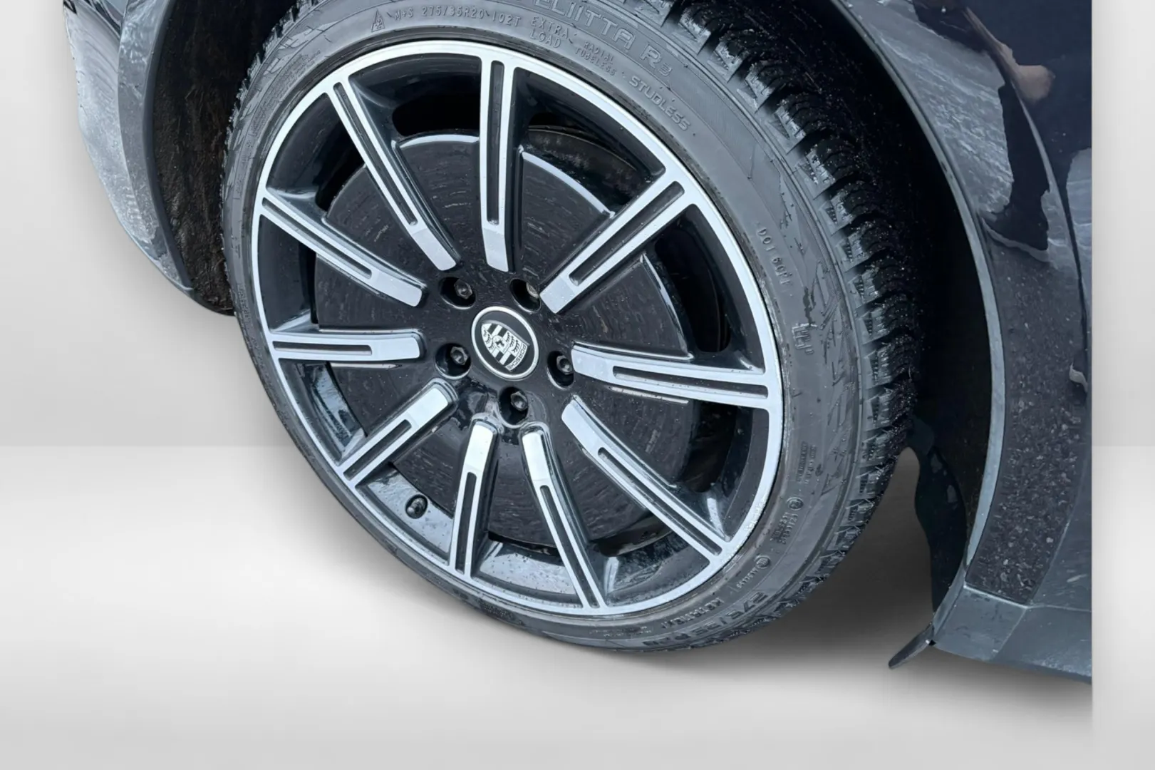 PORSCHE Taycan LSN-415 carousel image