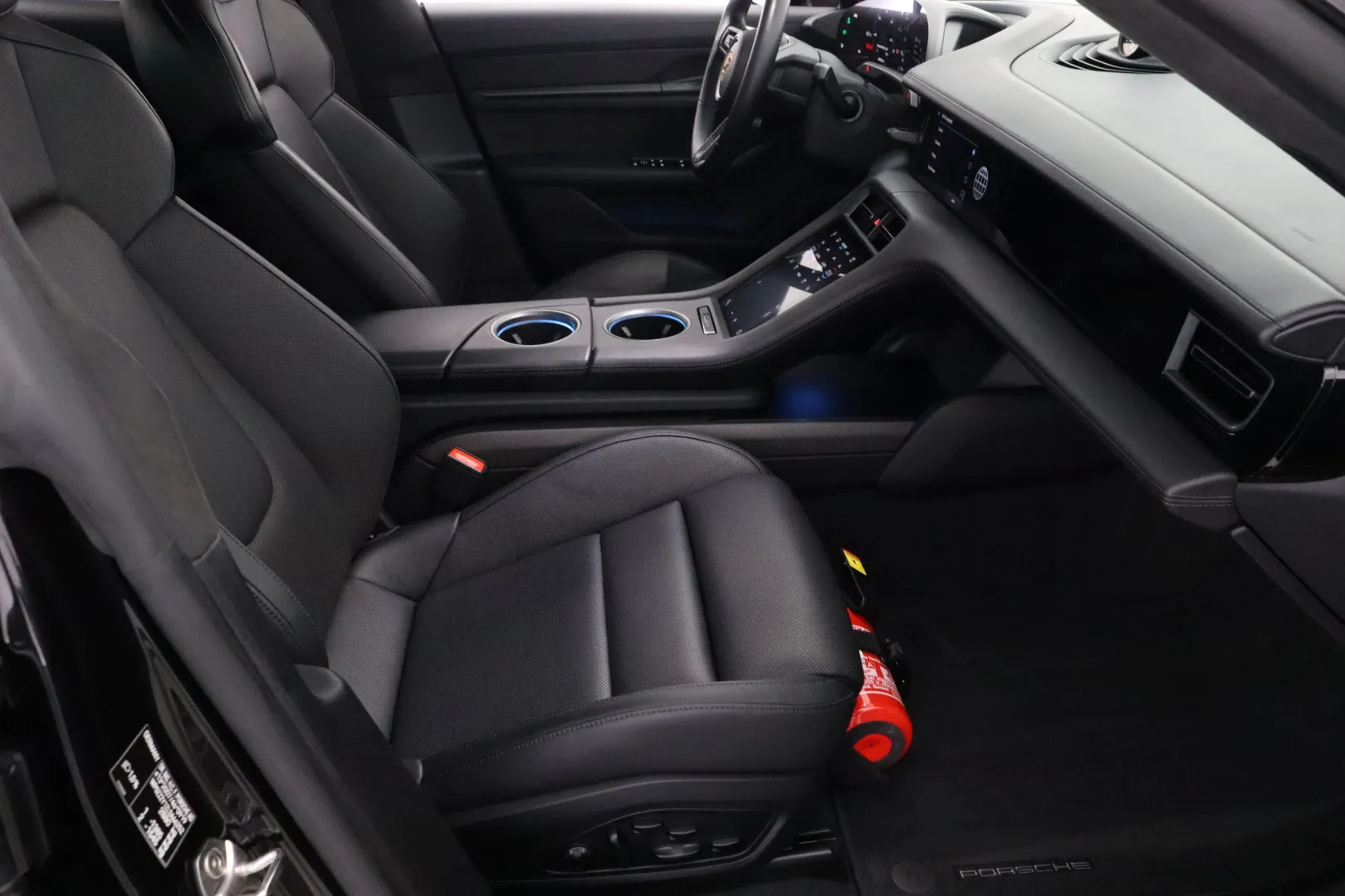 PORSCHE Taycan LSN-415 carousel image