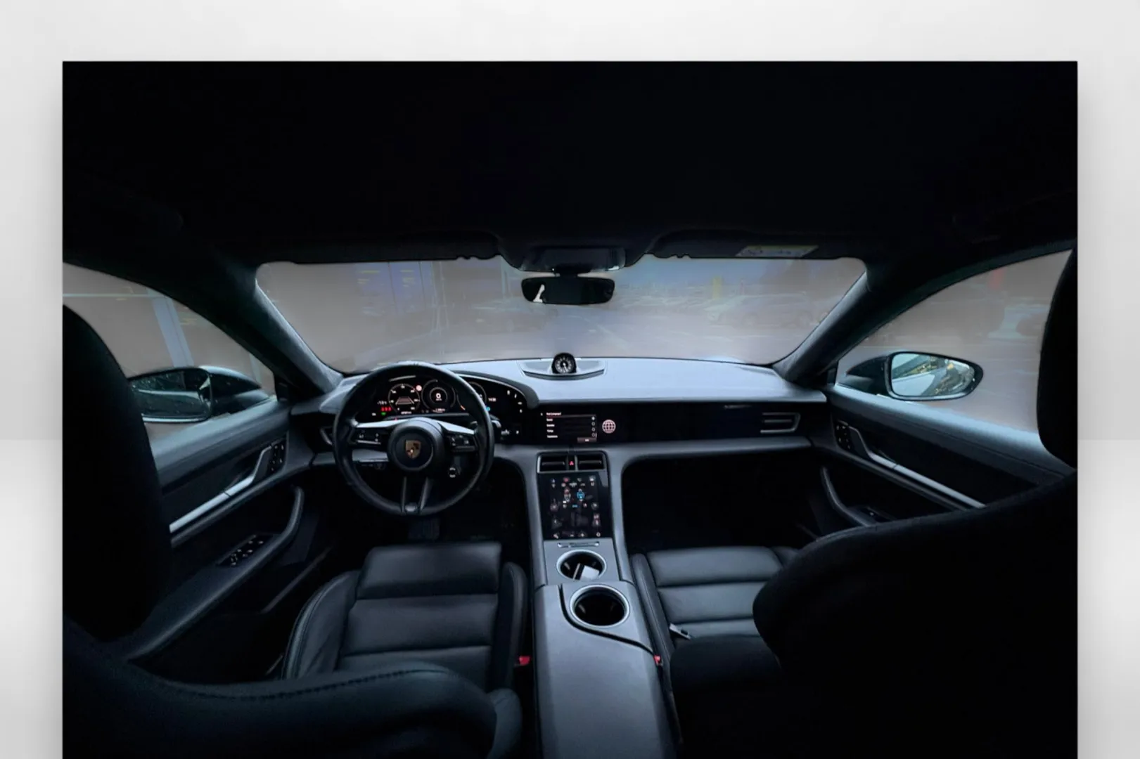 PORSCHE Taycan LSN-415 carousel image