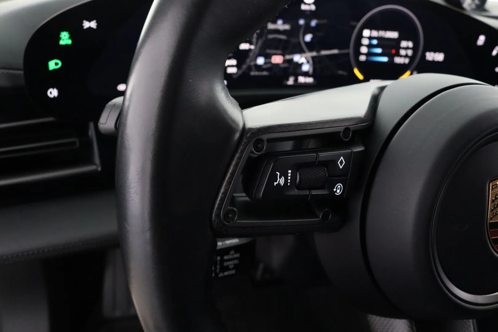 PORSCHE Taycan LSN-415 carousel image