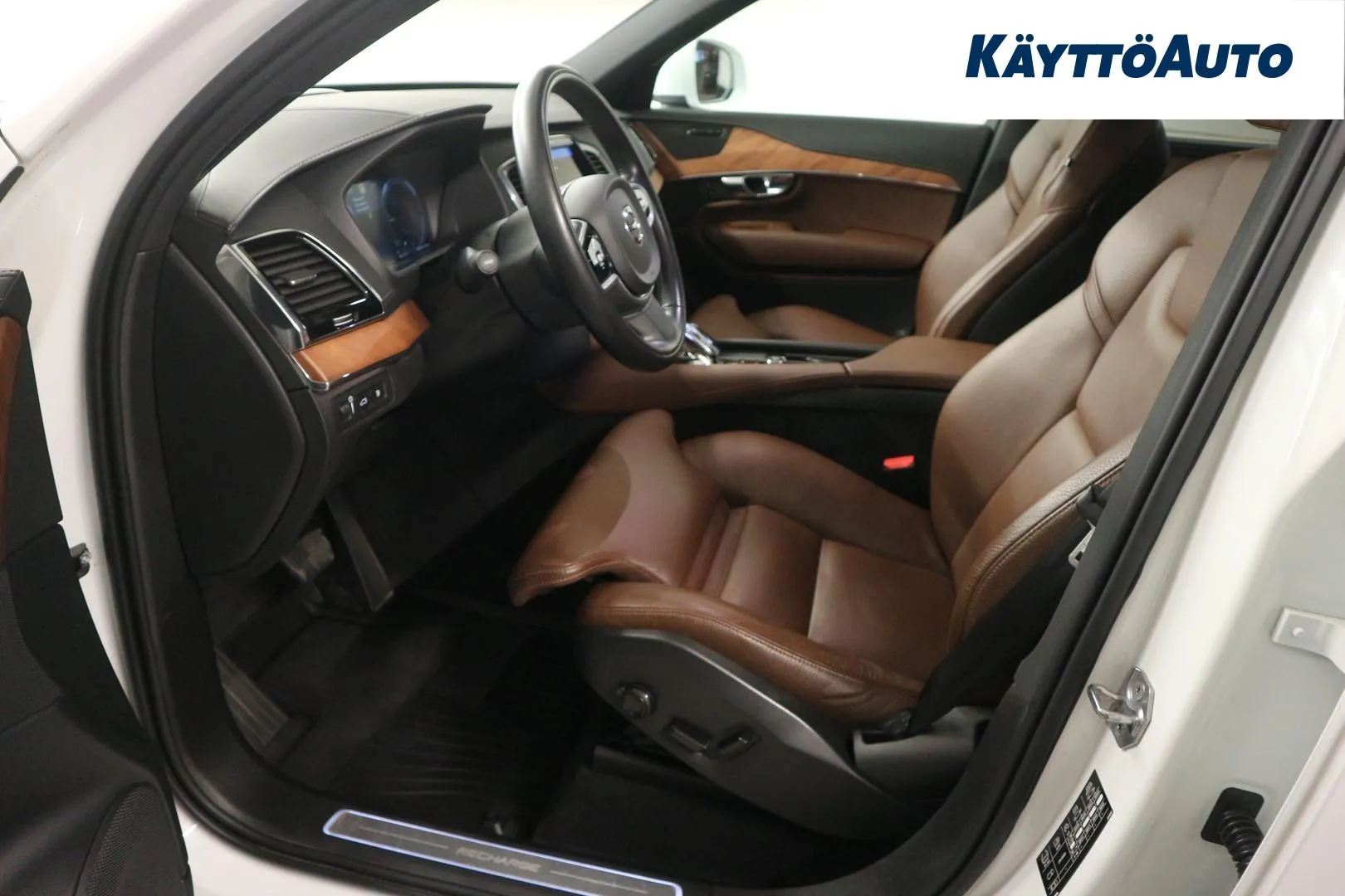 VOLVO XC90 MYX-440 carousel image
