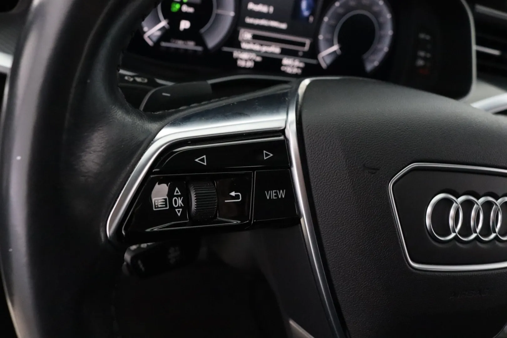 AUDI A6 ZMX-292 carousel image