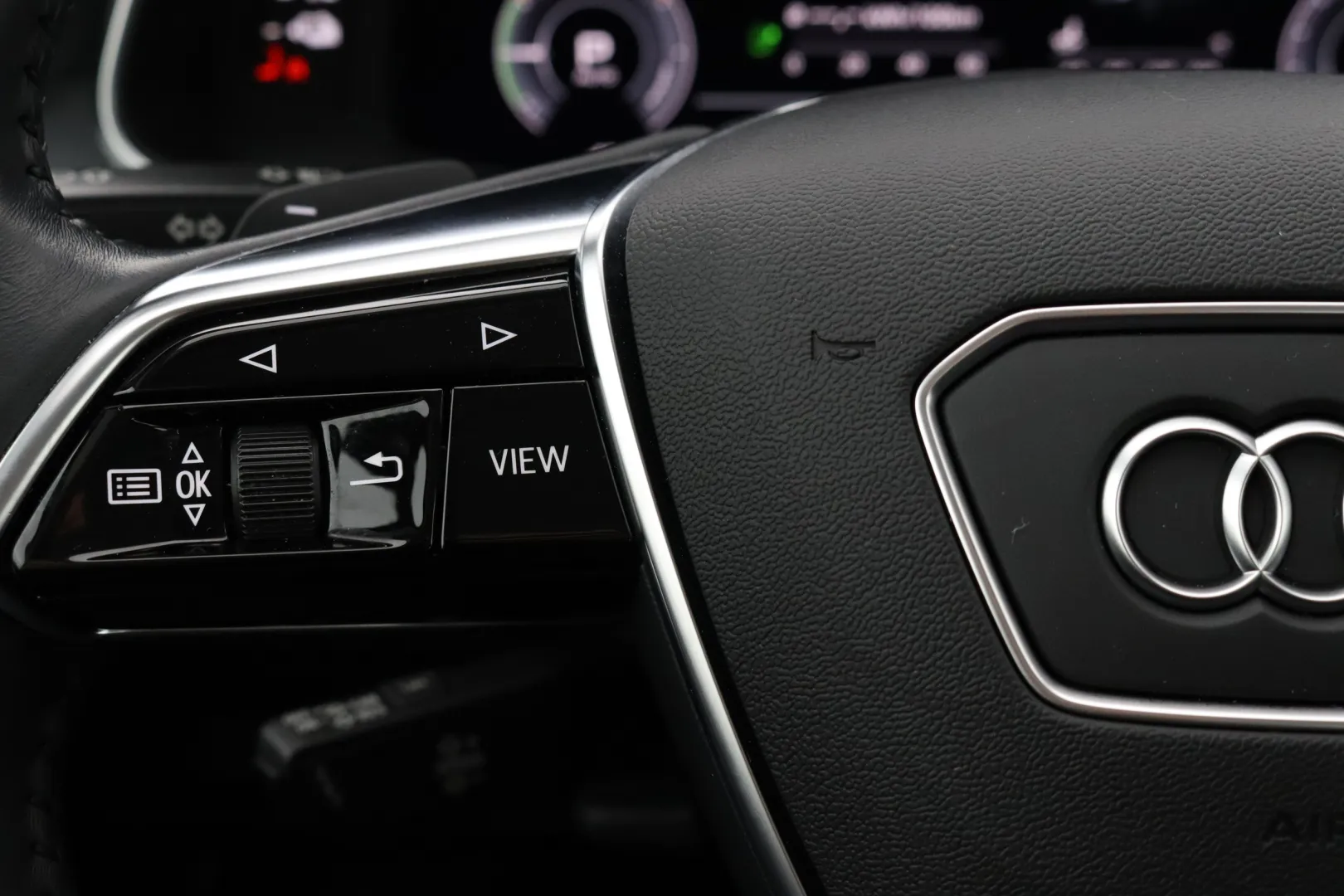 AUDI A6 ZMX-292 carousel image