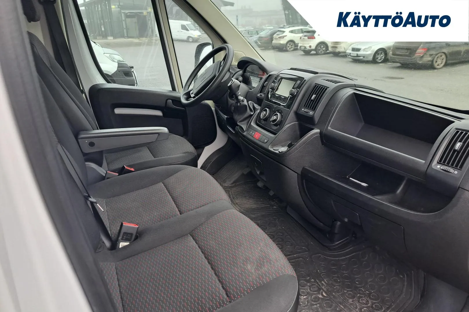 PEUGEOT Boxer YLN-691 carousel image