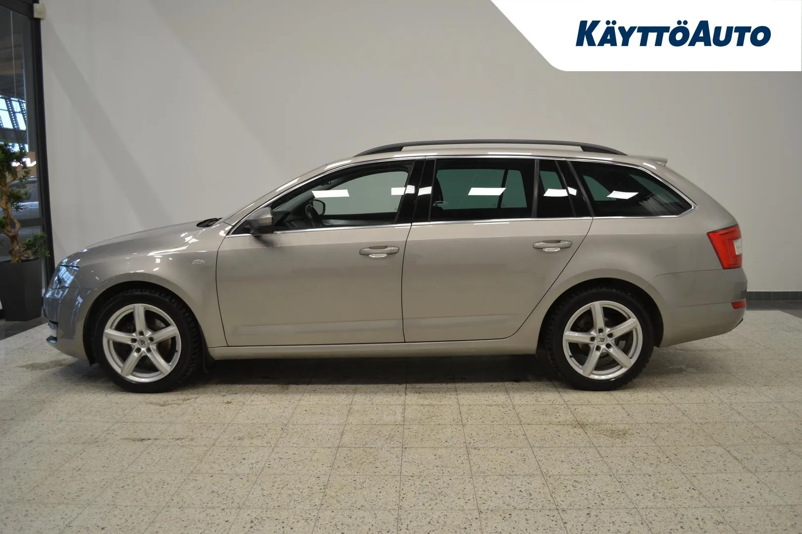 SKODA Octavia CKB-447 carousel image