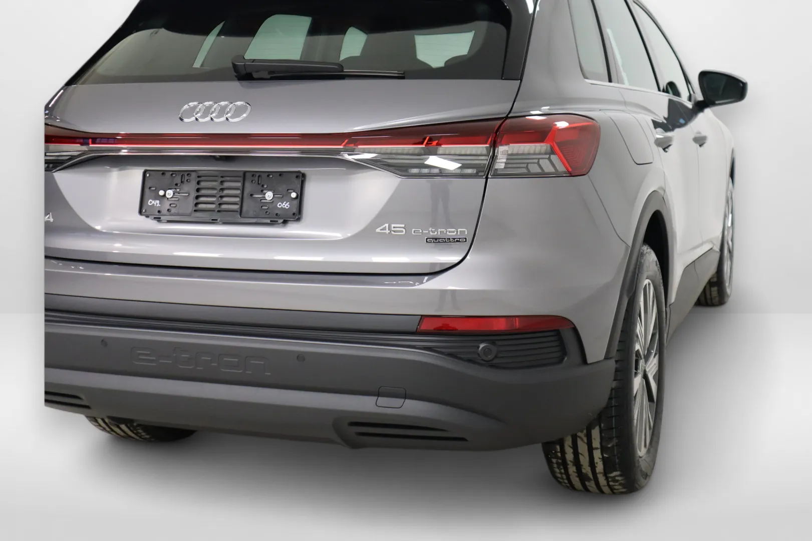 Audi Q4 e-tron KXJ-561 carousel image