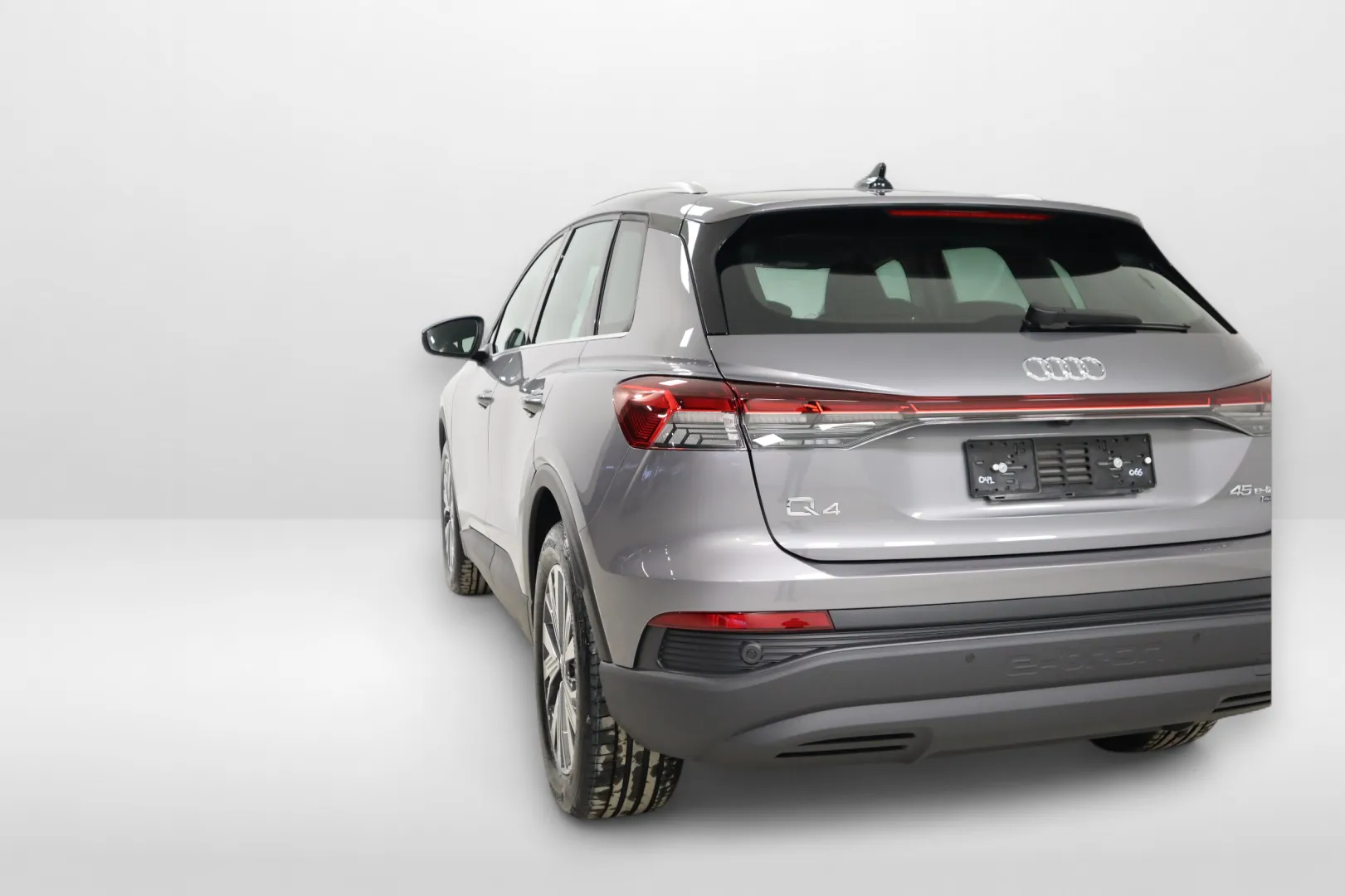 Audi Q4 e-tron KXJ-561 carousel image