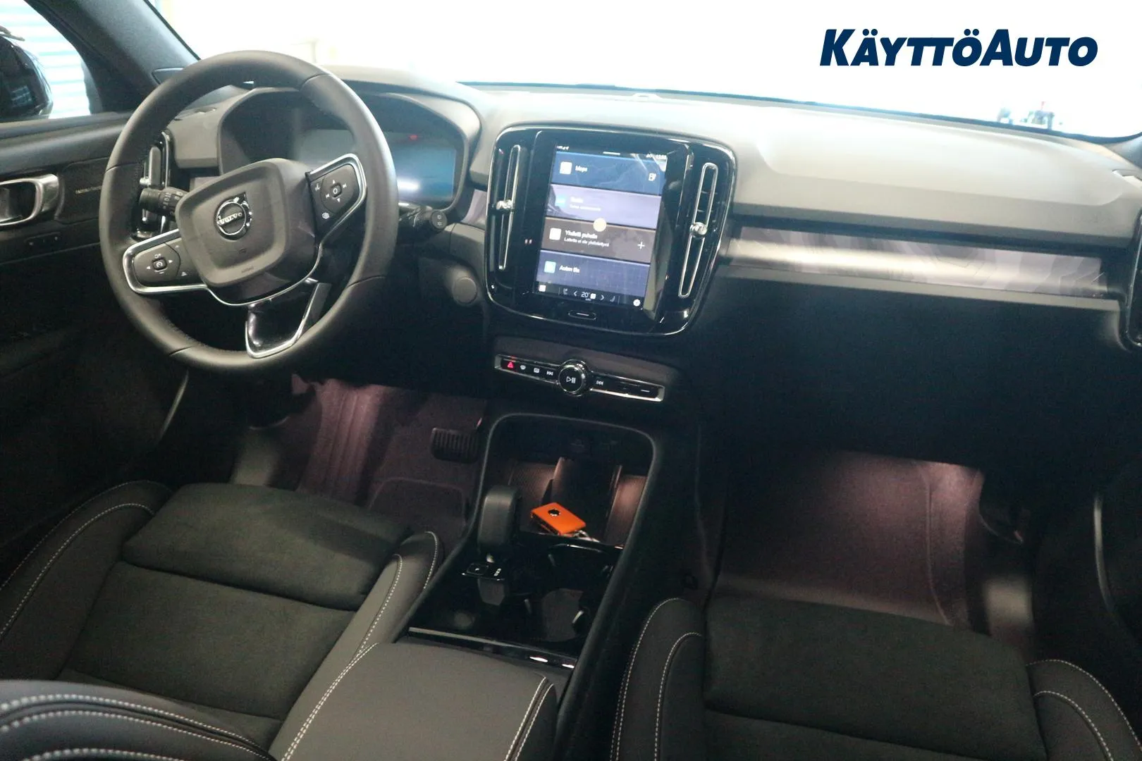 Volvo EX40 JNY-766 carousel image