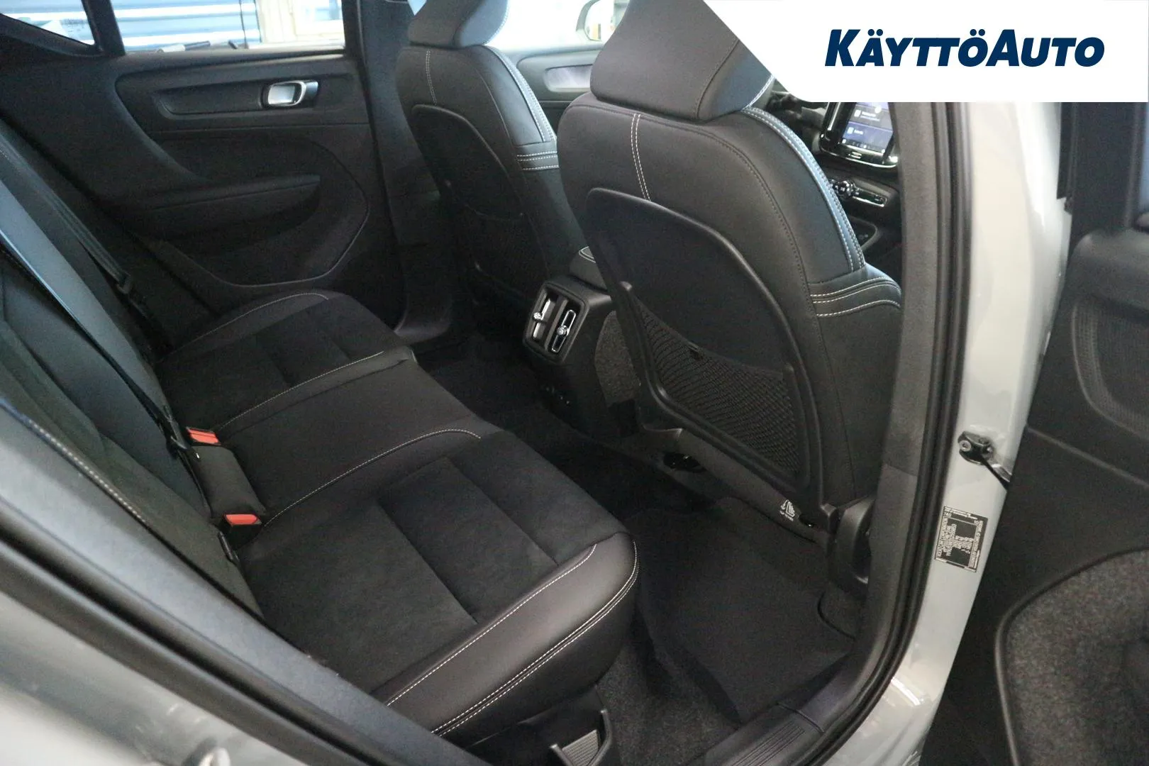 Volvo EX40 JNY-766 carousel image