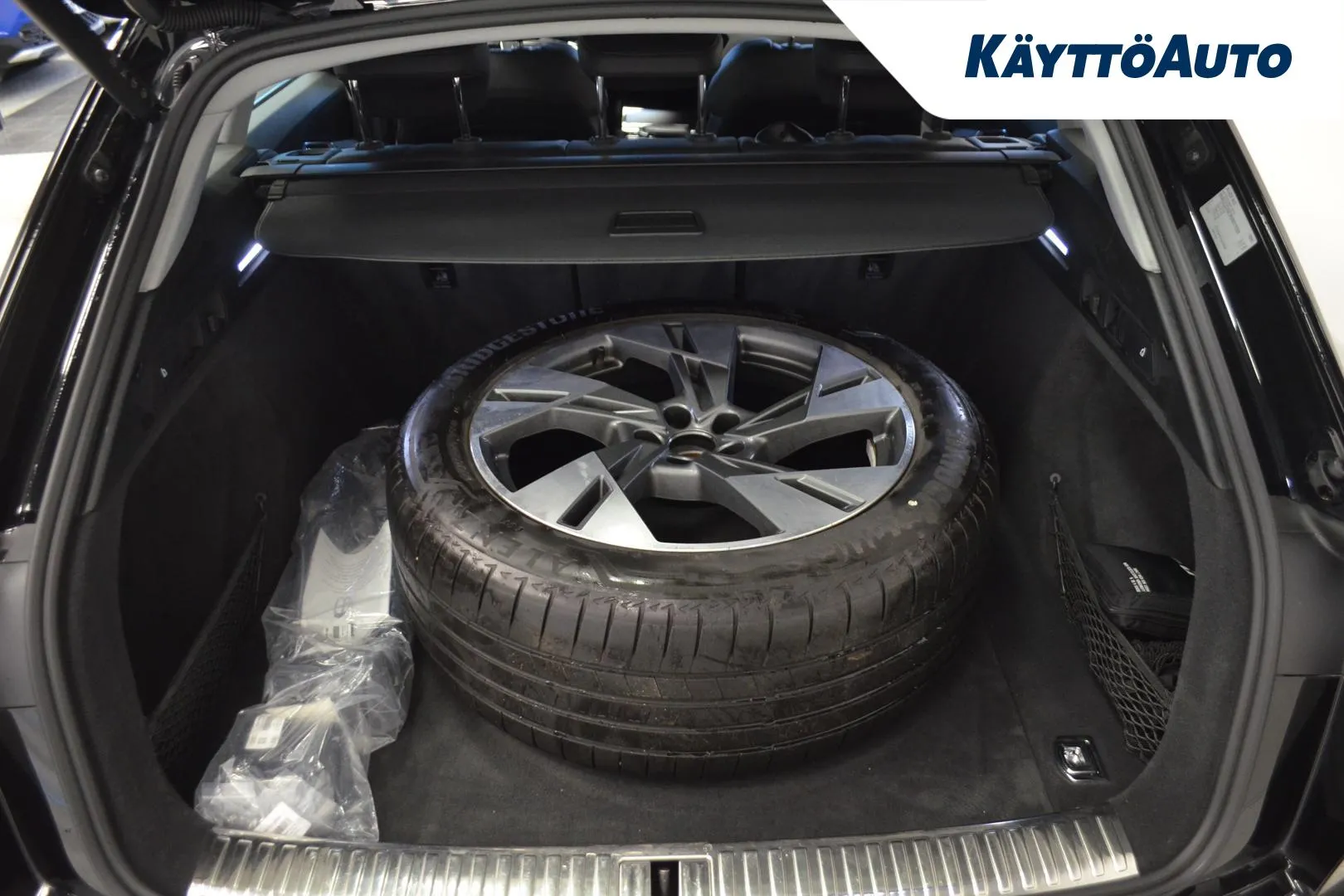 AUDI e-tron LTE-740 carousel image