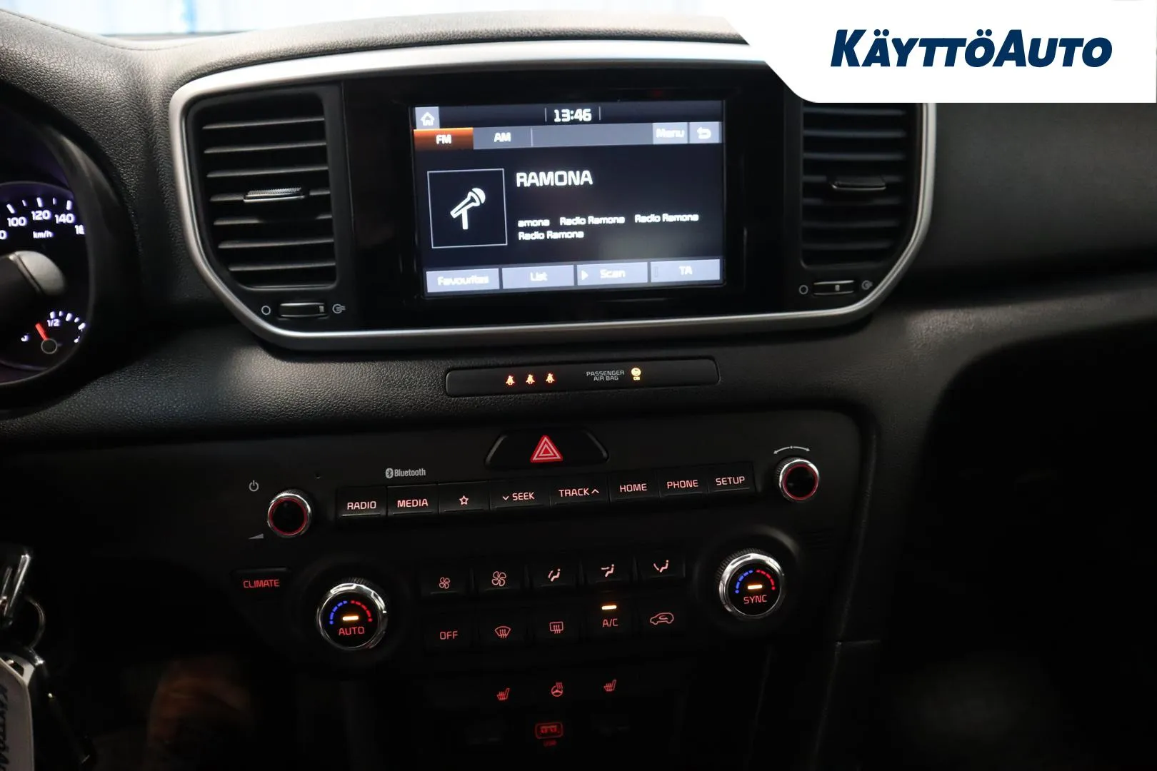 KIA Sportage CMU-862 carousel image