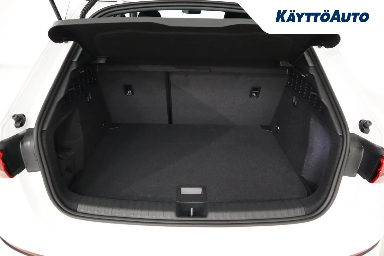 Audi A3 LTH-142 carousel image