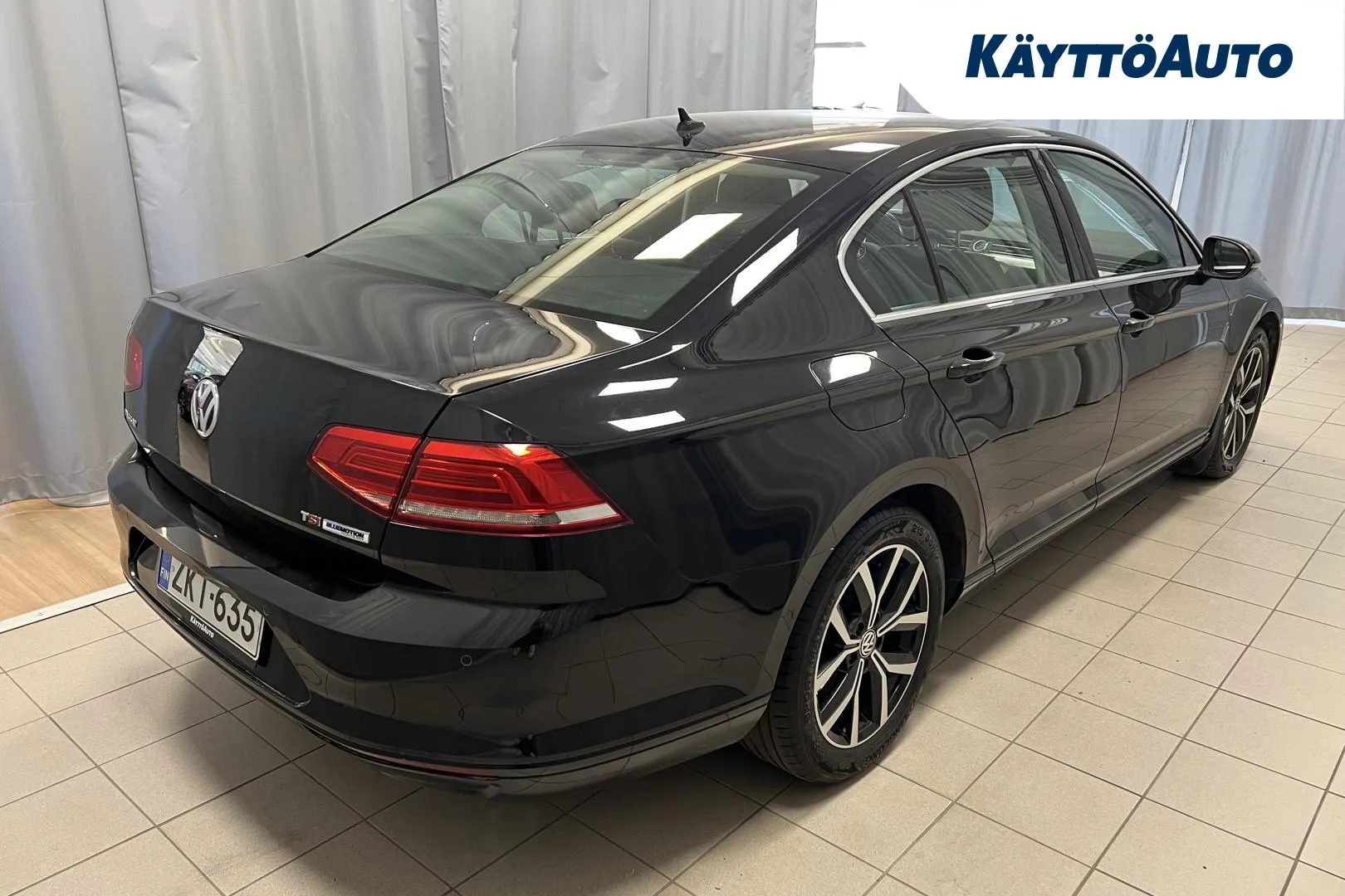 VOLKSWAGEN Passat ZKT-635 carousel image