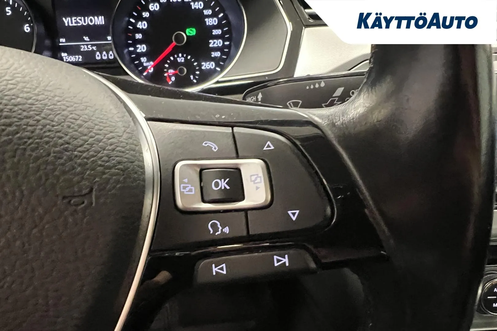 VOLKSWAGEN Passat ZKT-635 carousel image